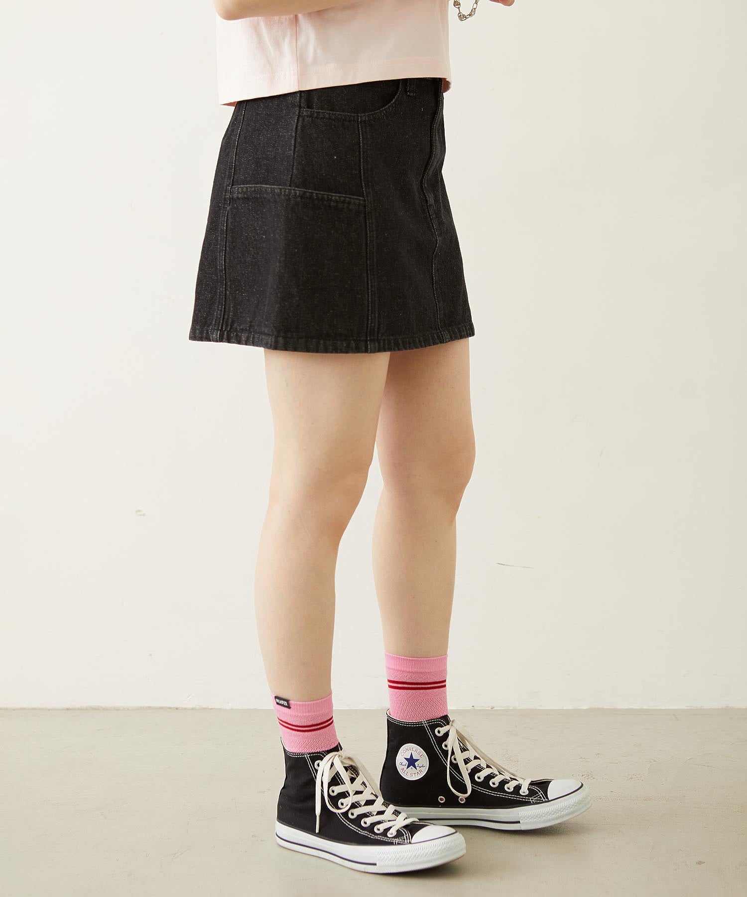 PANELED POCKET DENIM MINI SKIRT