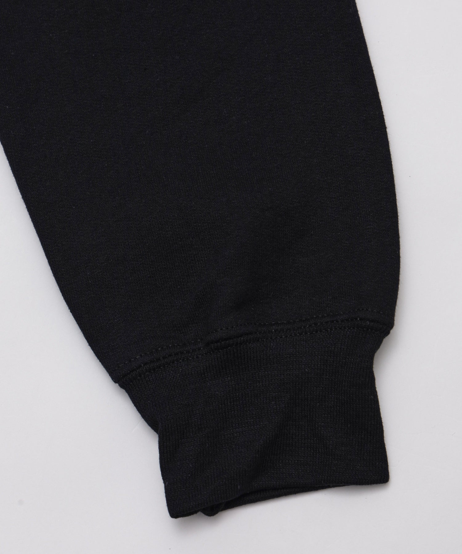 KOMPAKT RECORD BAR/コンパクト レコード バー/THE WORLD IS INVITED CREWNECK KRB204