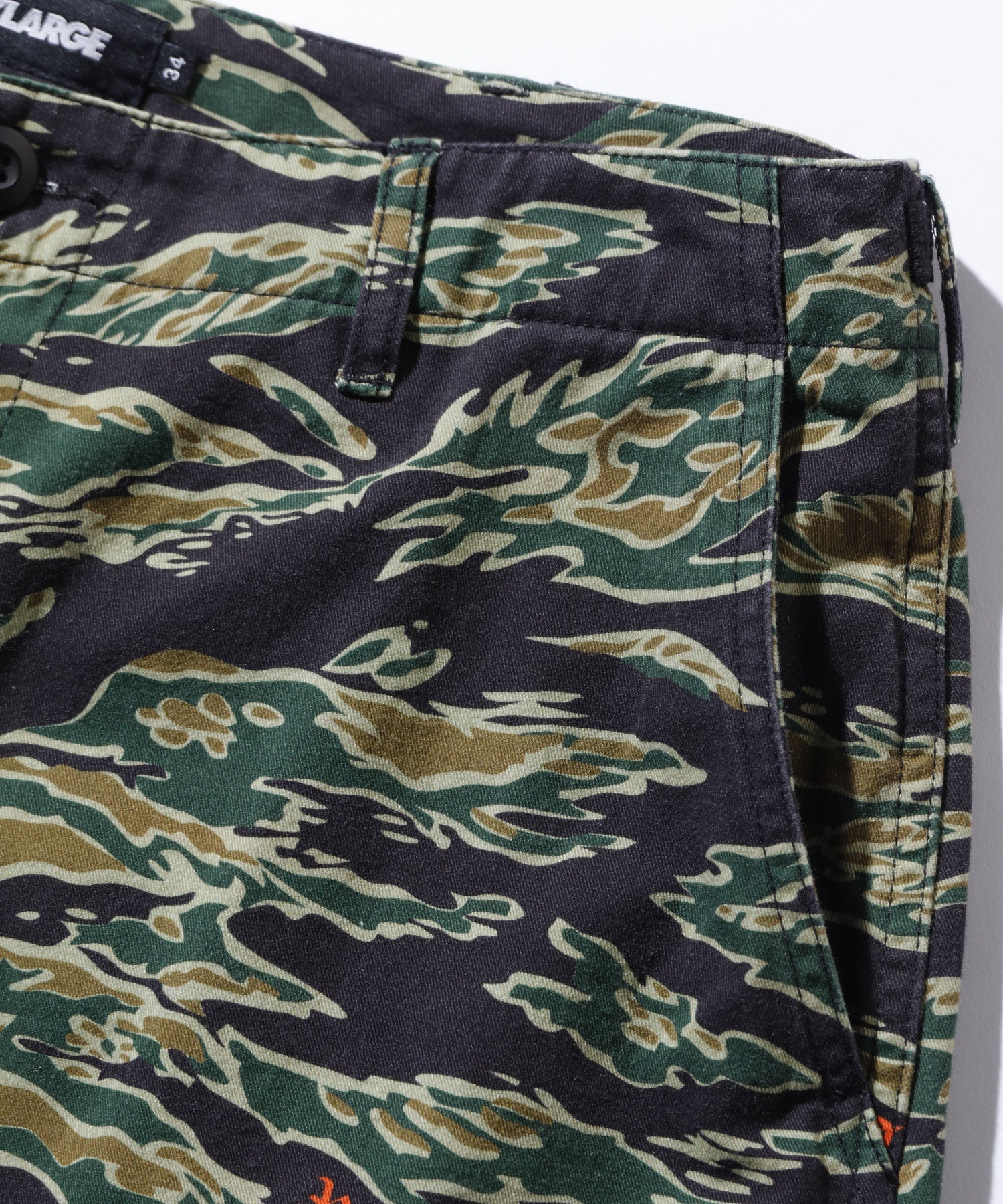 CAMO CARGO PANTS