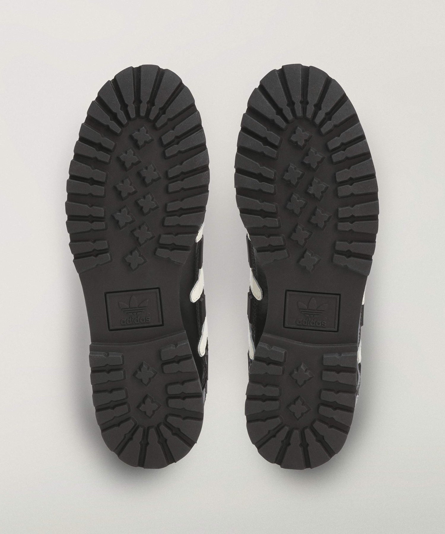 adidas/アディダス/BD DISNEY PREDATOR KJ4289