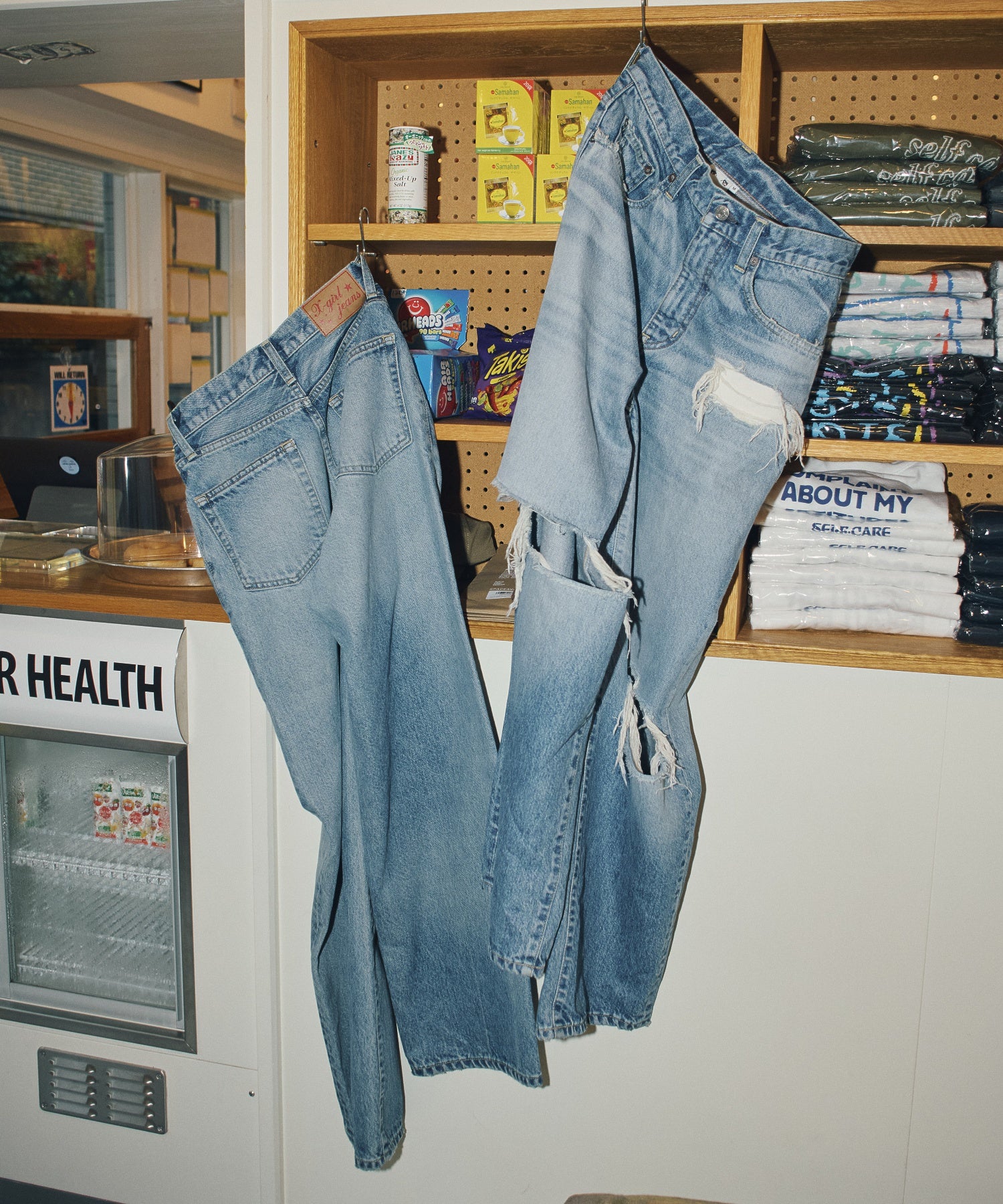 HIGH WAIST STRAIGHT JEANS