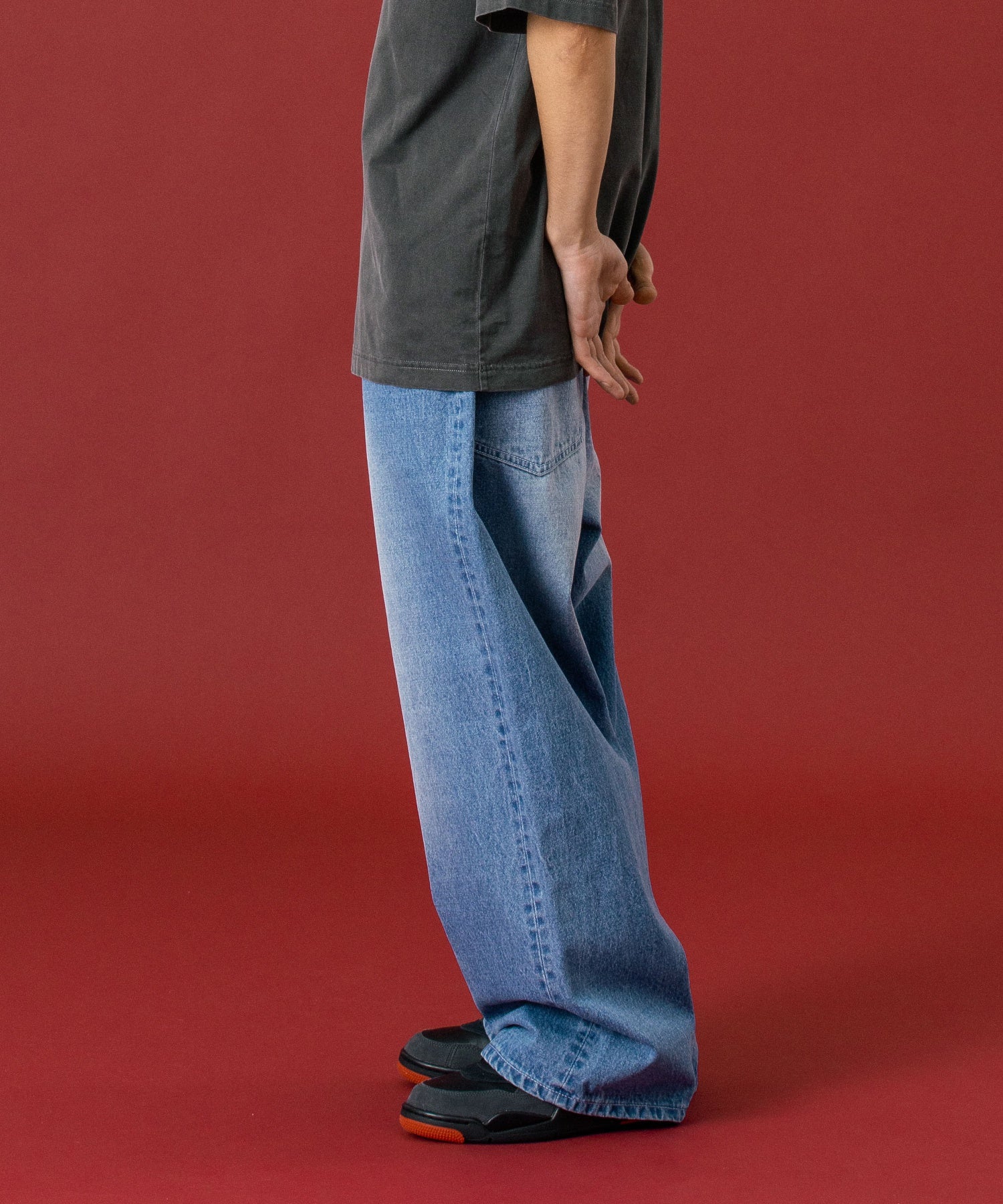 WASHED BAGGY DENIM PANTS