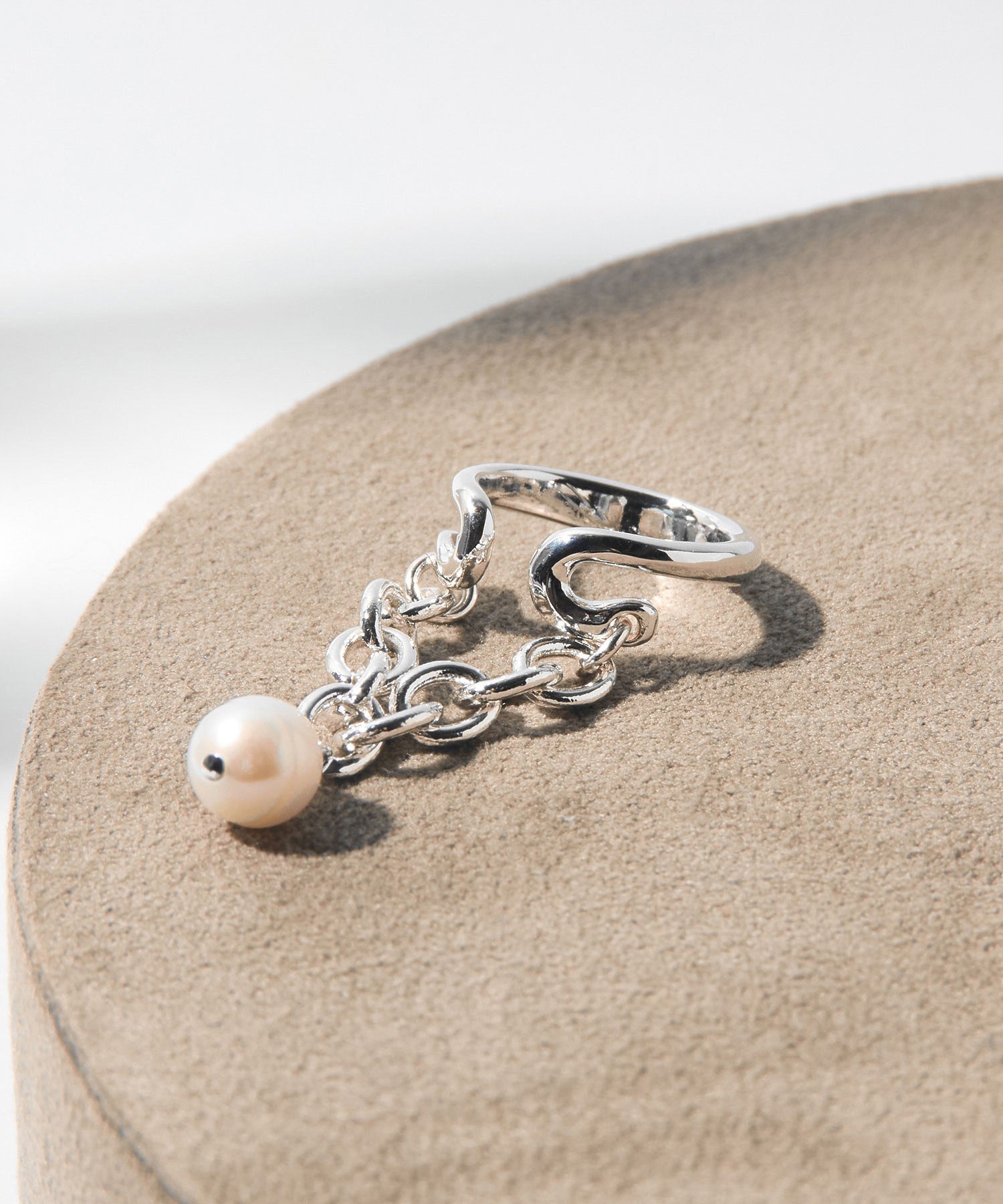 loni/IVY PEARL CHAIN RING