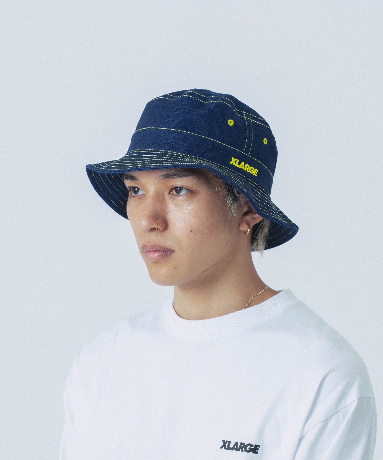 CONTRAST STITCHED BUCKET HAT