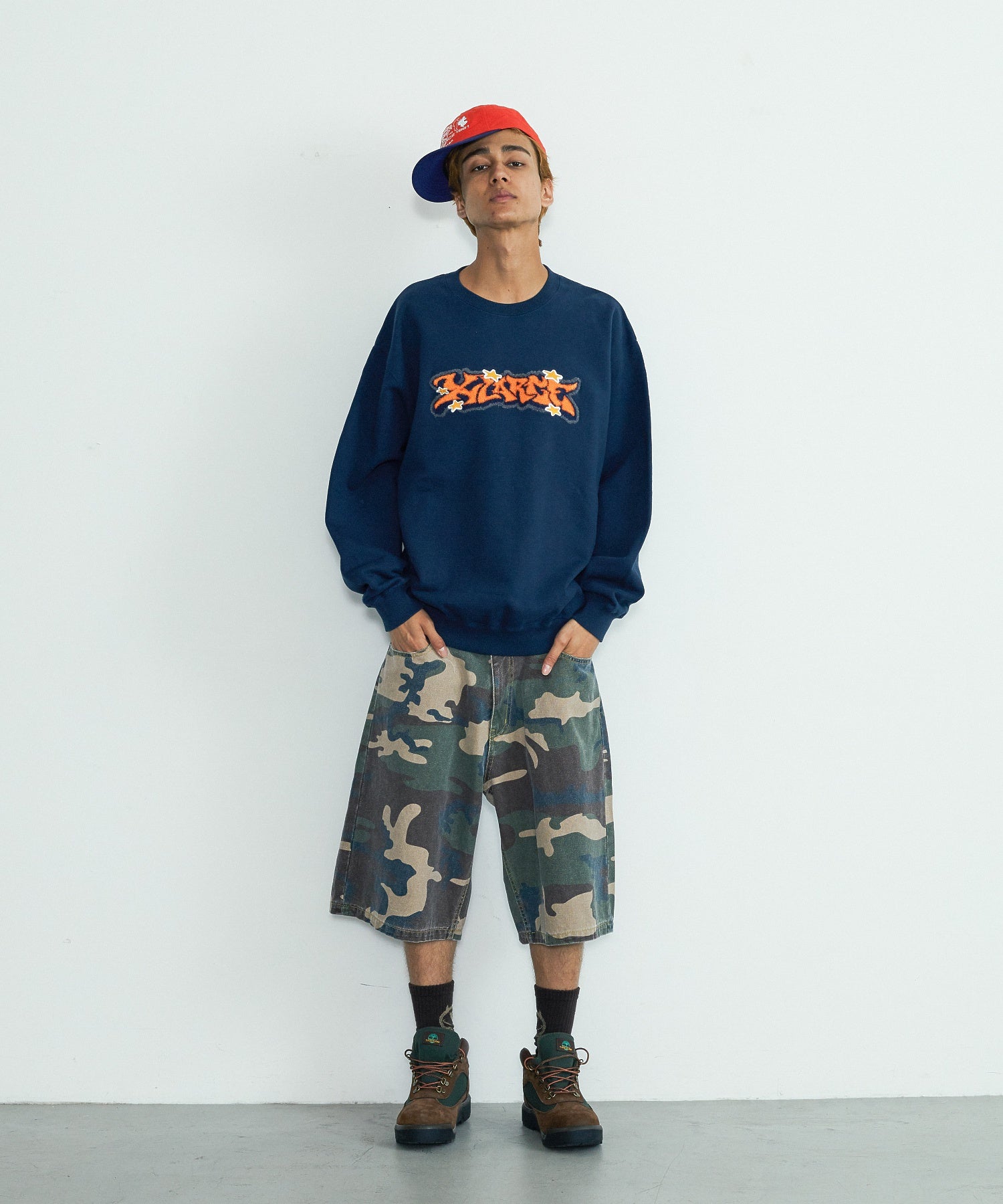 STAR GRAFF CREWNECK SWEATSHIRT