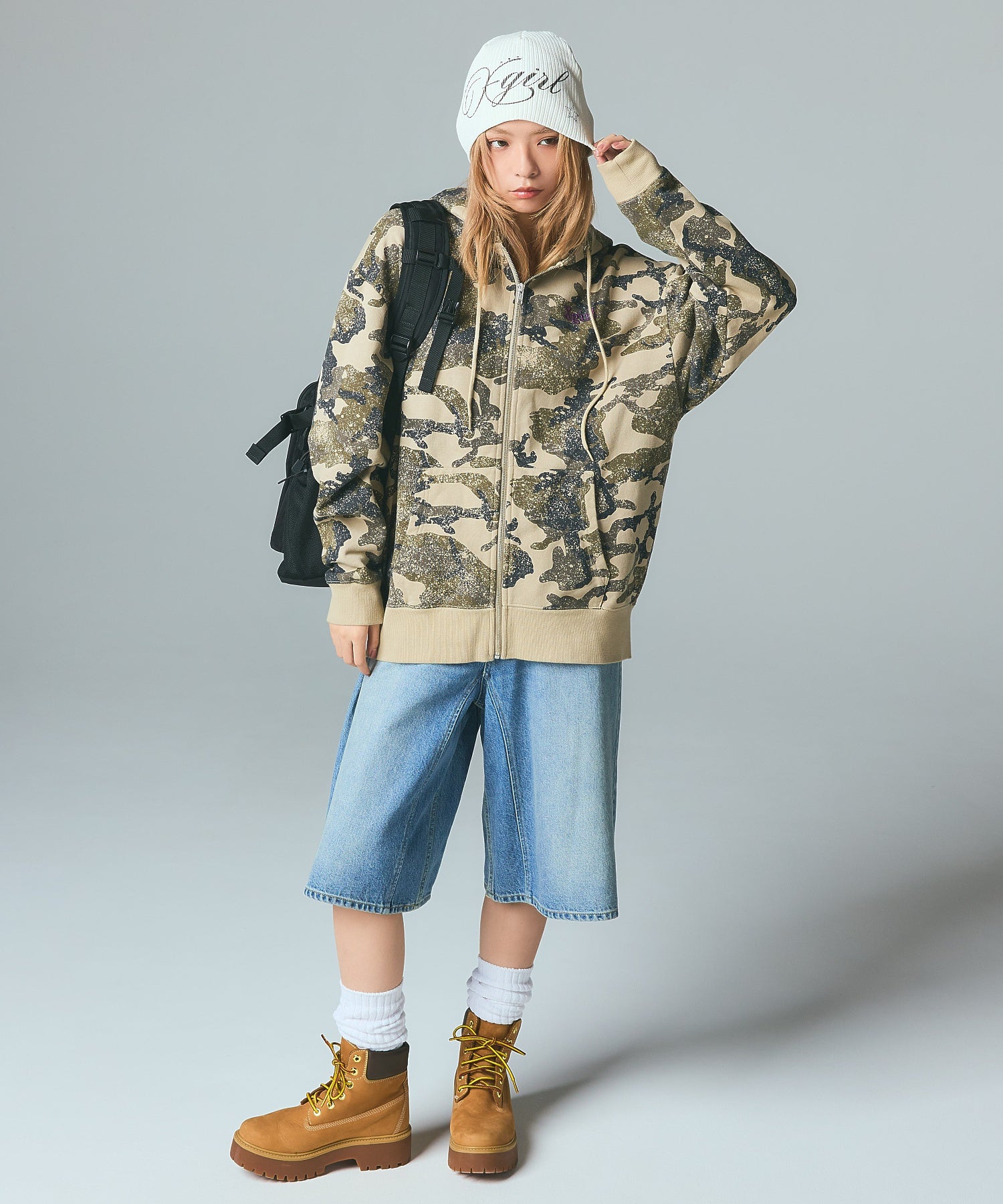 EMBROIDERED LOGO ZIP UP SWEAT HOODIE