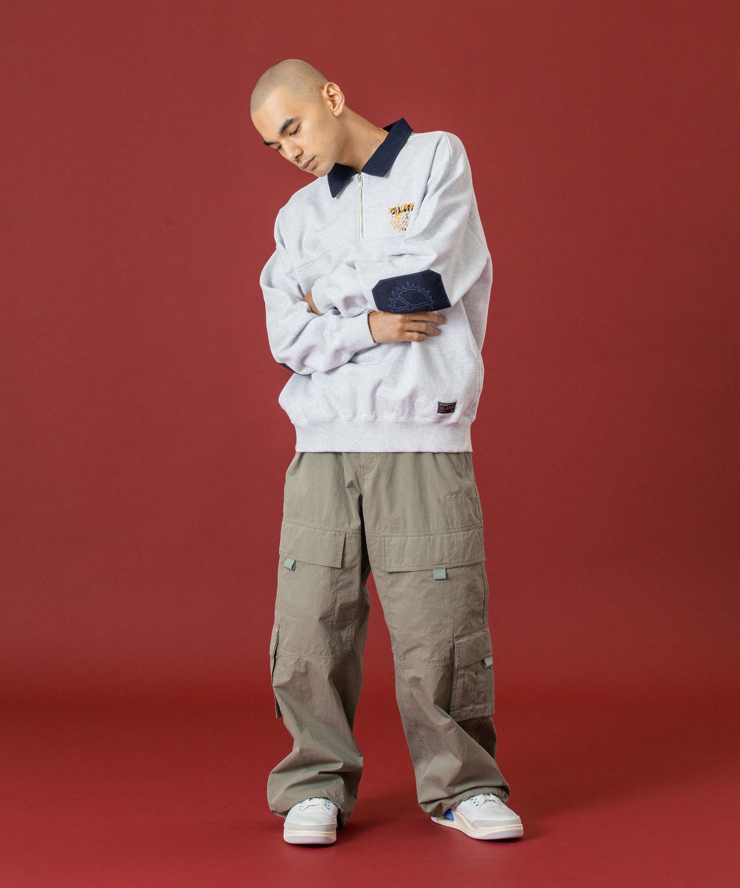 DENIM COLLAR HALF ZIP SWEATSHIRT