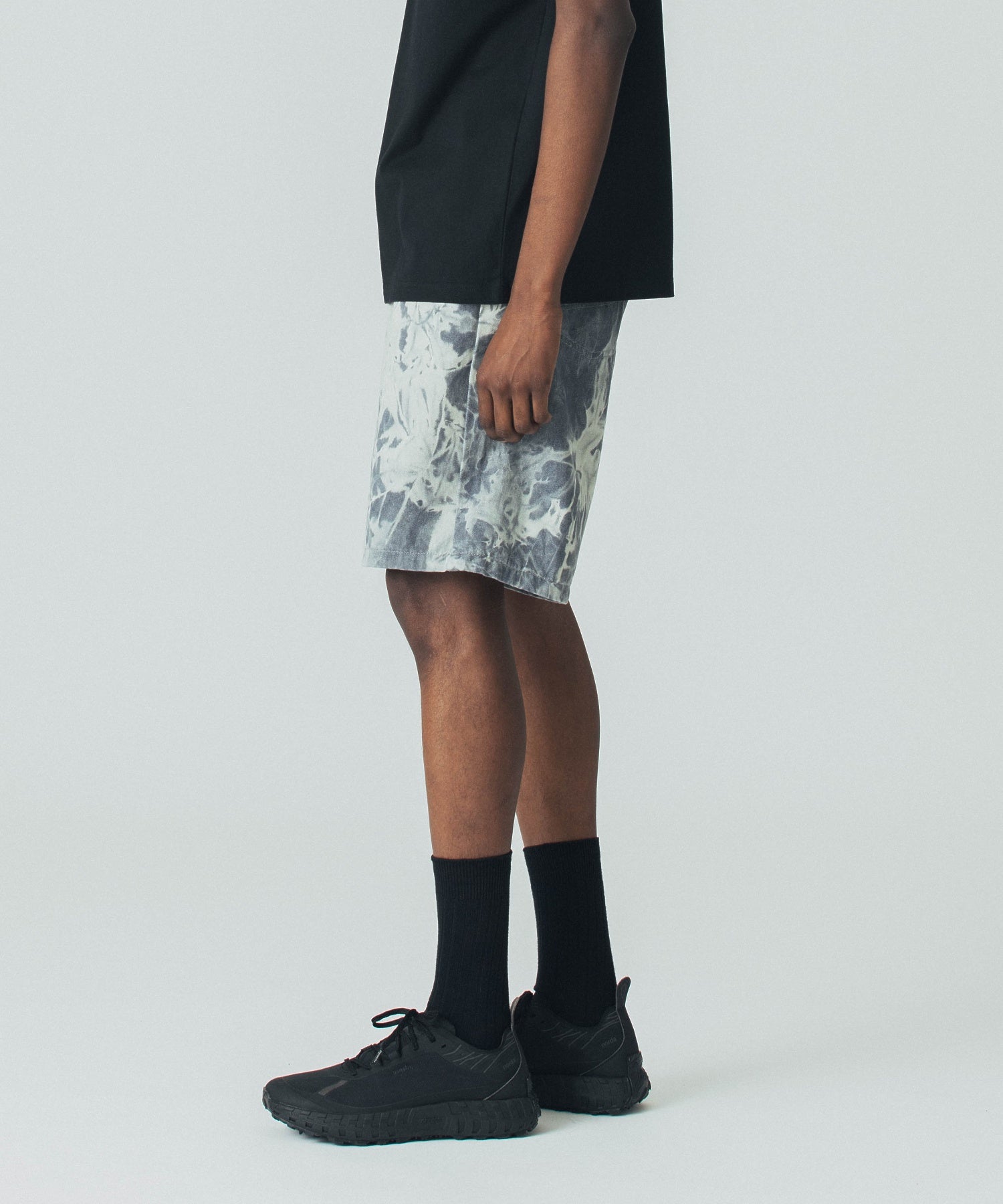 UNEVEN DYED SHORTS