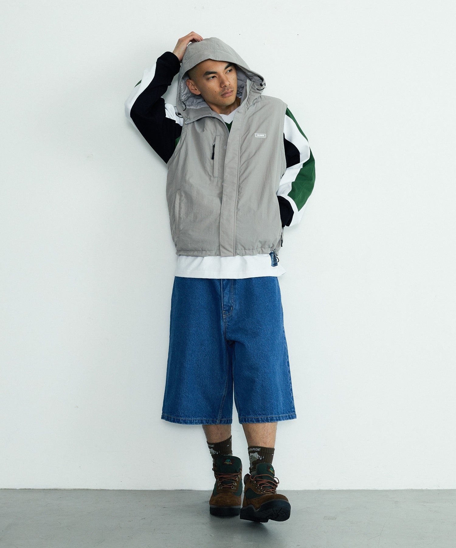 NYLON HOODED VEST
