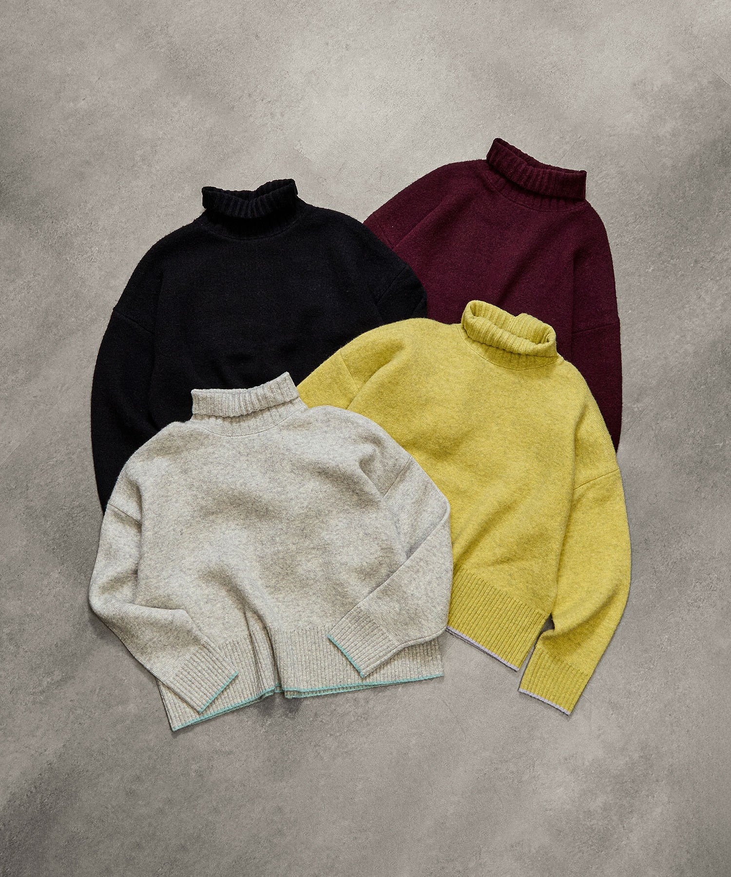 HIGHNECK KNIT TOP