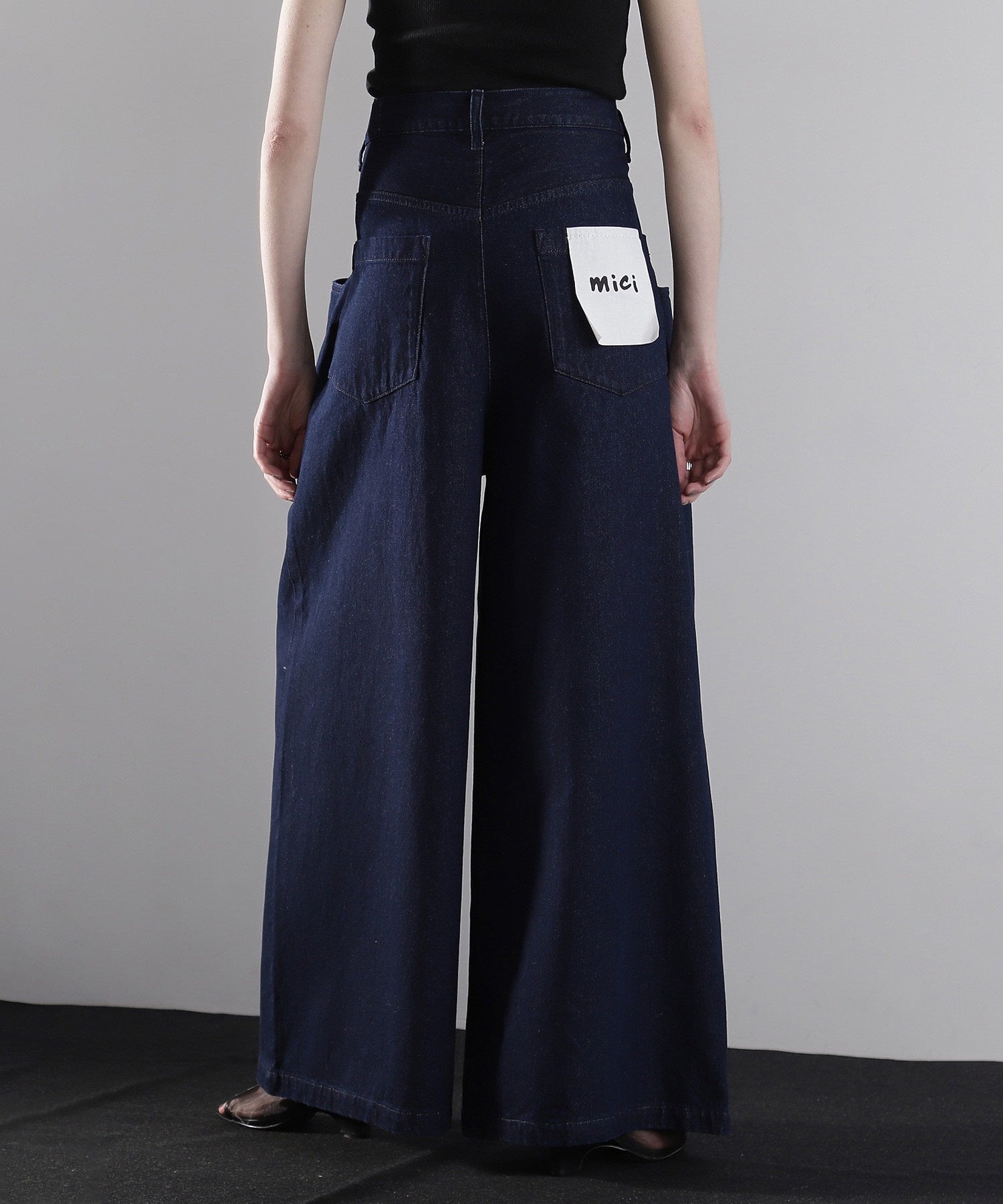 サスペンダータックワイドパンツ