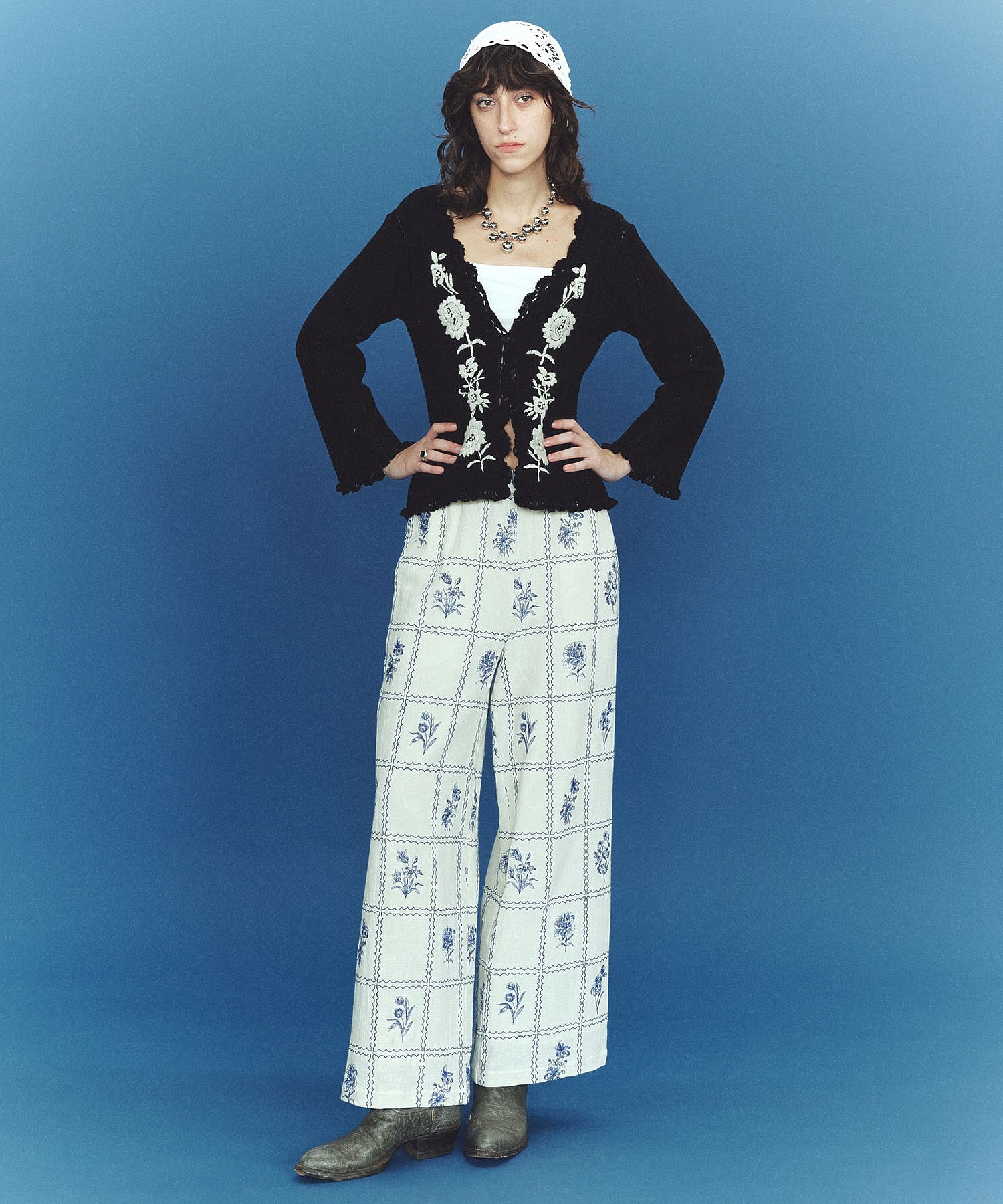 mag.by c/FLOWER EMBROIDERY KNIT CARDIGAN