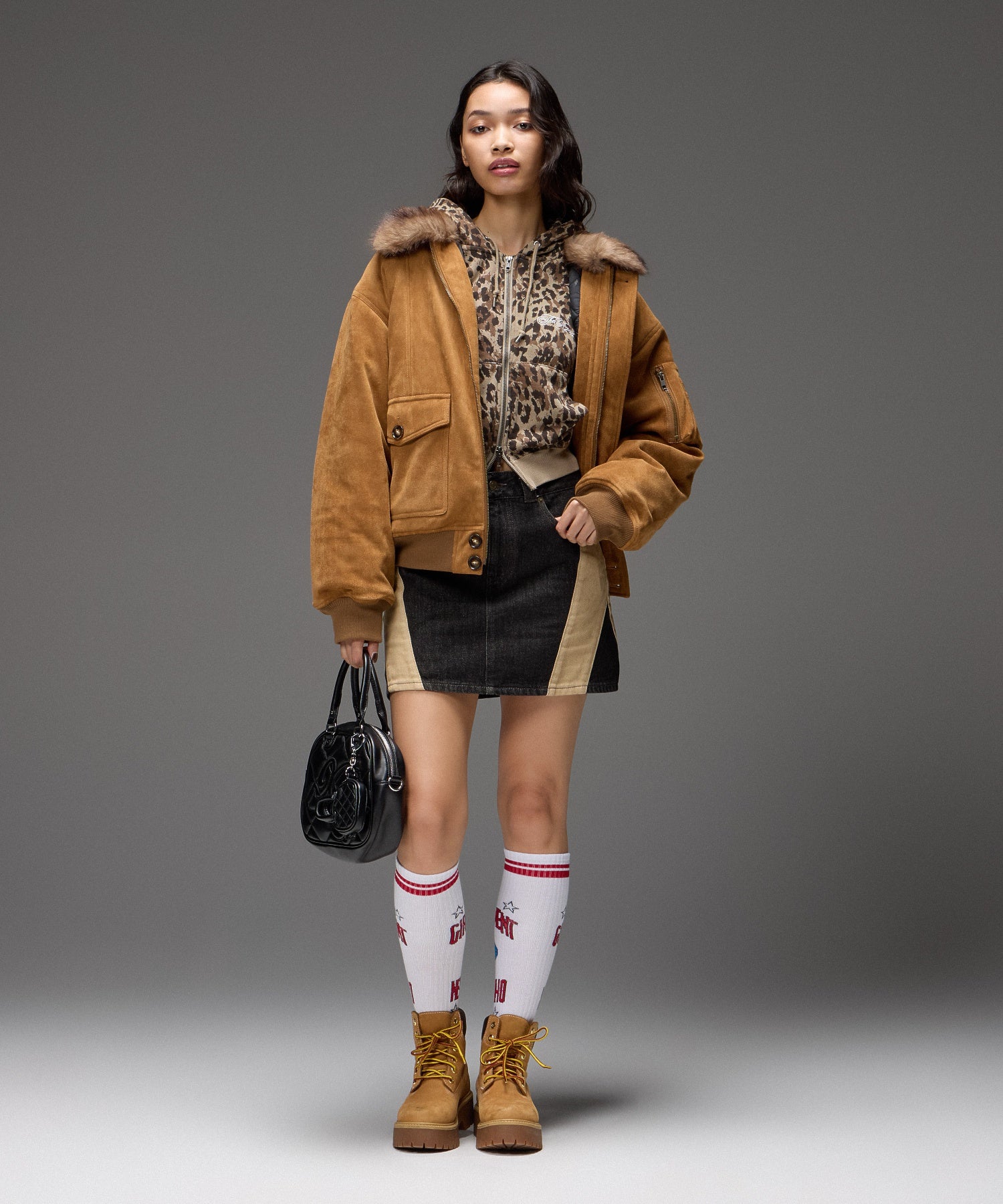 WORLD LOGO JACQUARD RIB HIGH SOCKS
