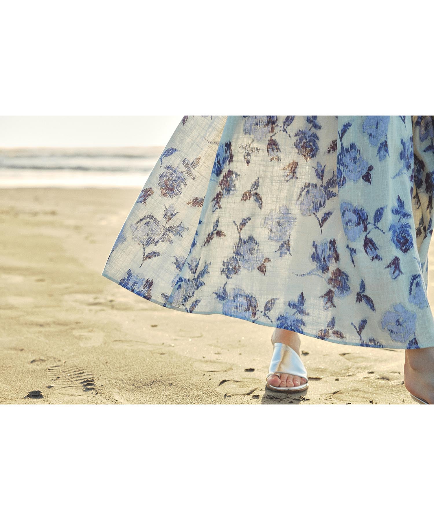 ROSE PRINT GATHERED SKIRT