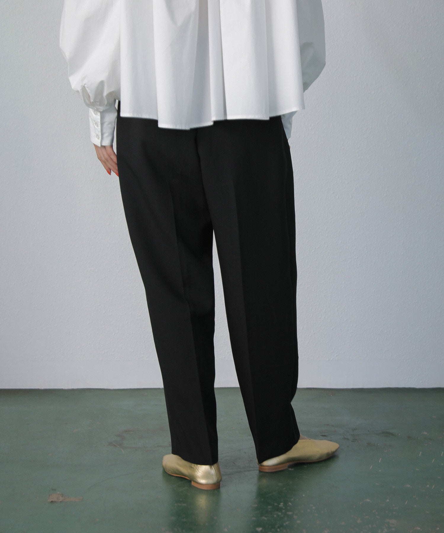 ツータックパンツ