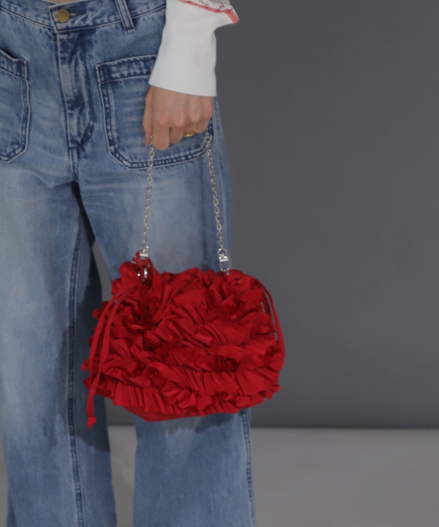 ボリュームフリル巾着バッグ