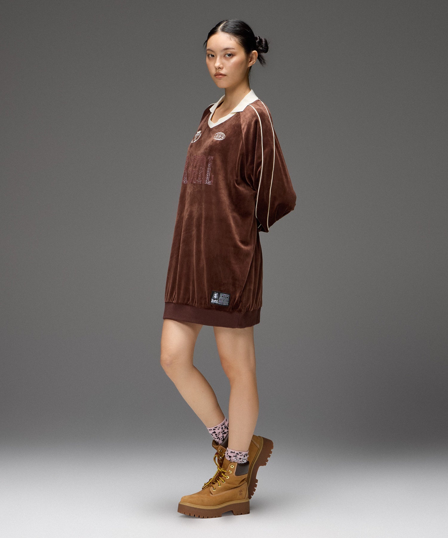 RHINESTONE LOGO VELOUR GAME SHIRT DRESS