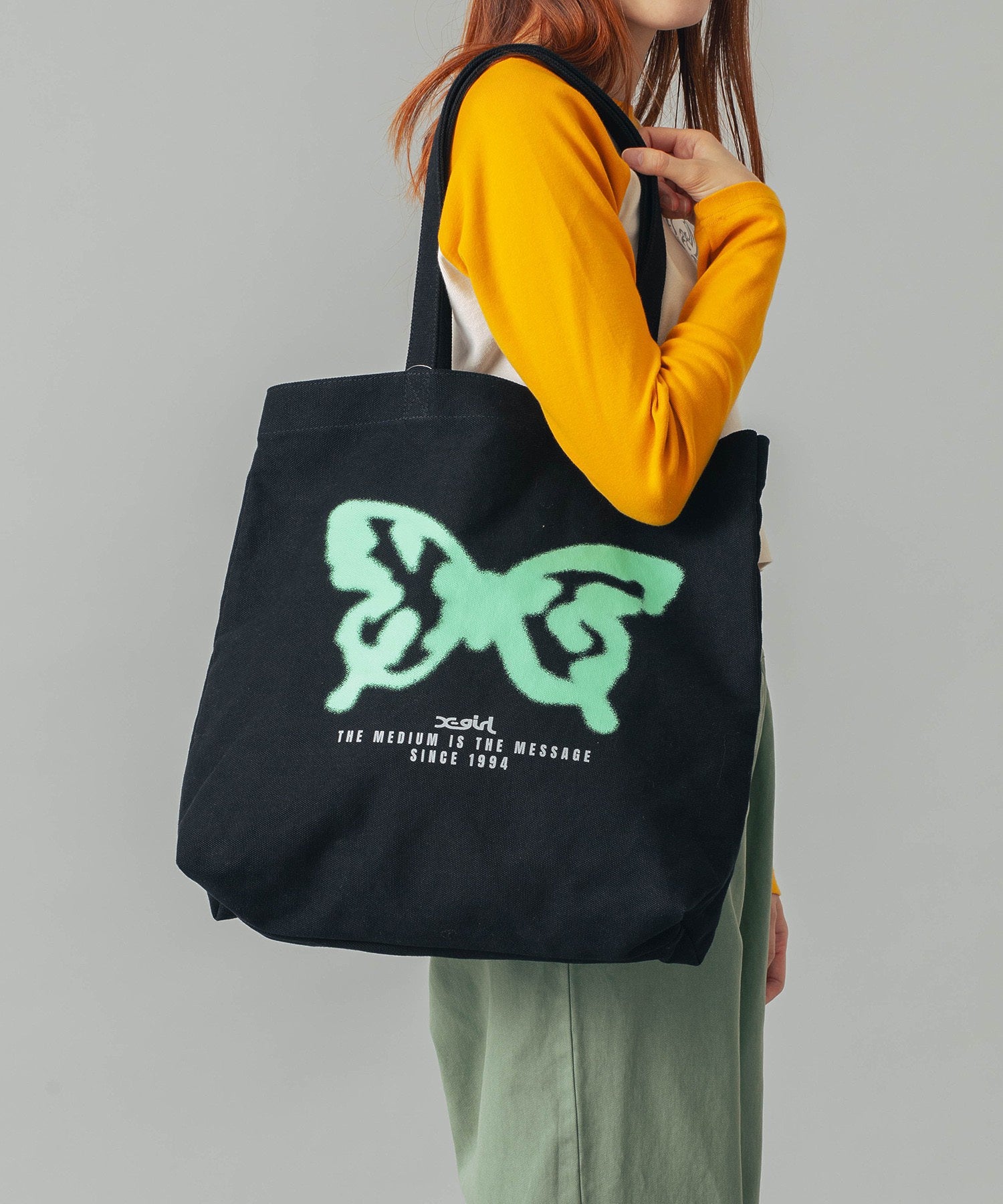 SPRAY BUTTERFLY PRINT TOTE BAG