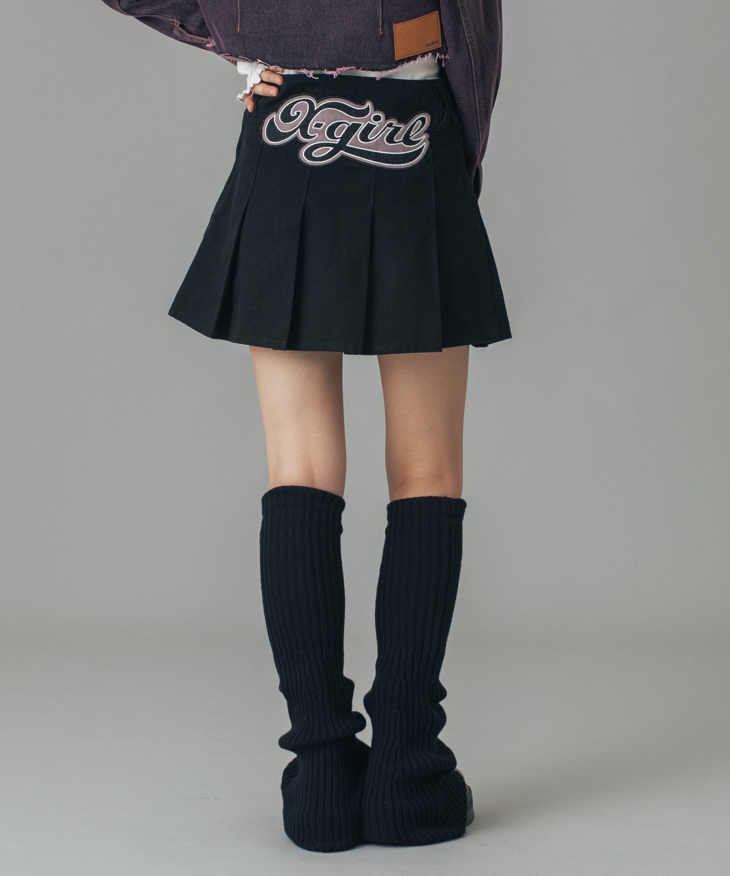 LOW RISE HIP LOGO MINI SKIRT