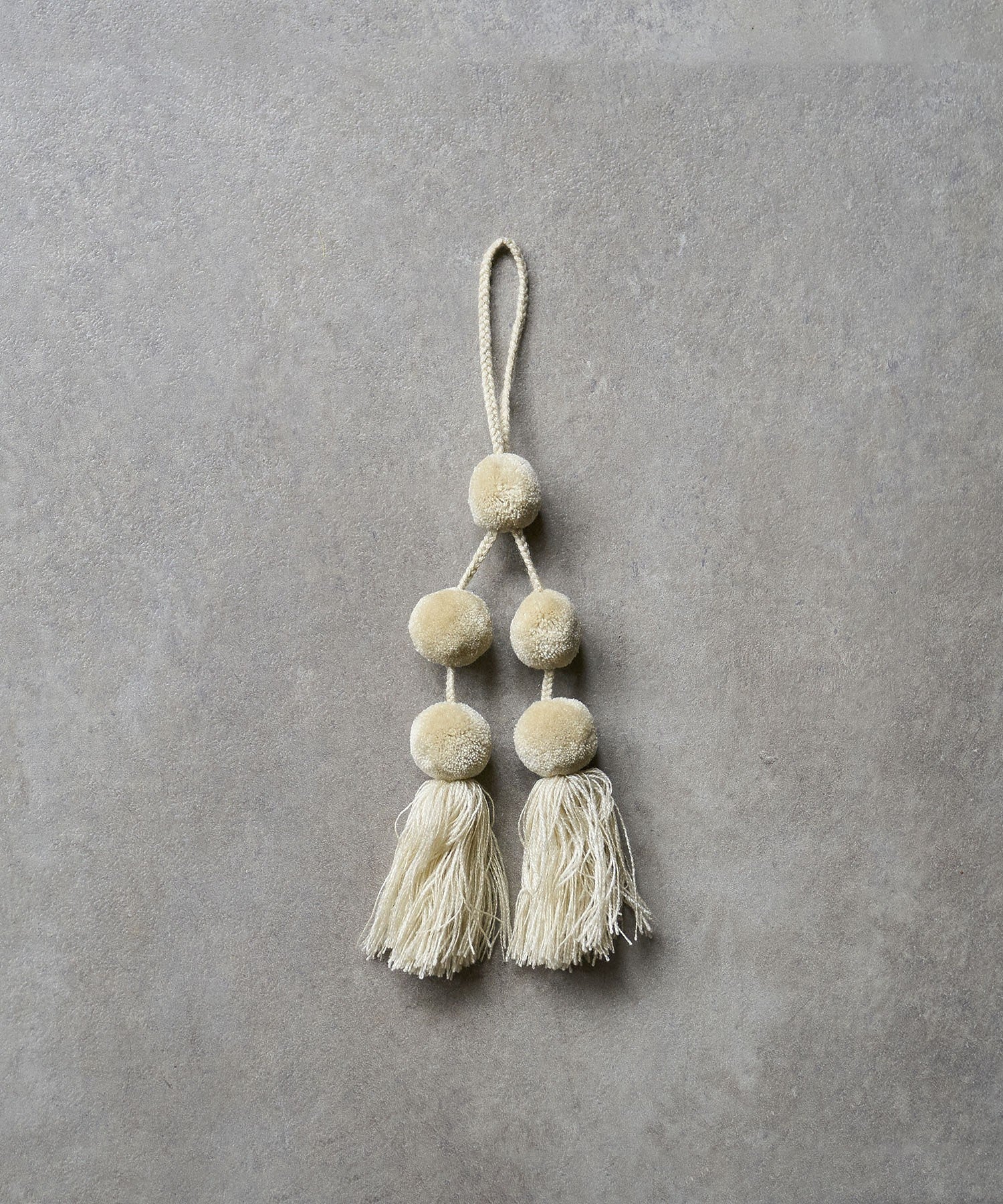 Letra/POM POM CHARM