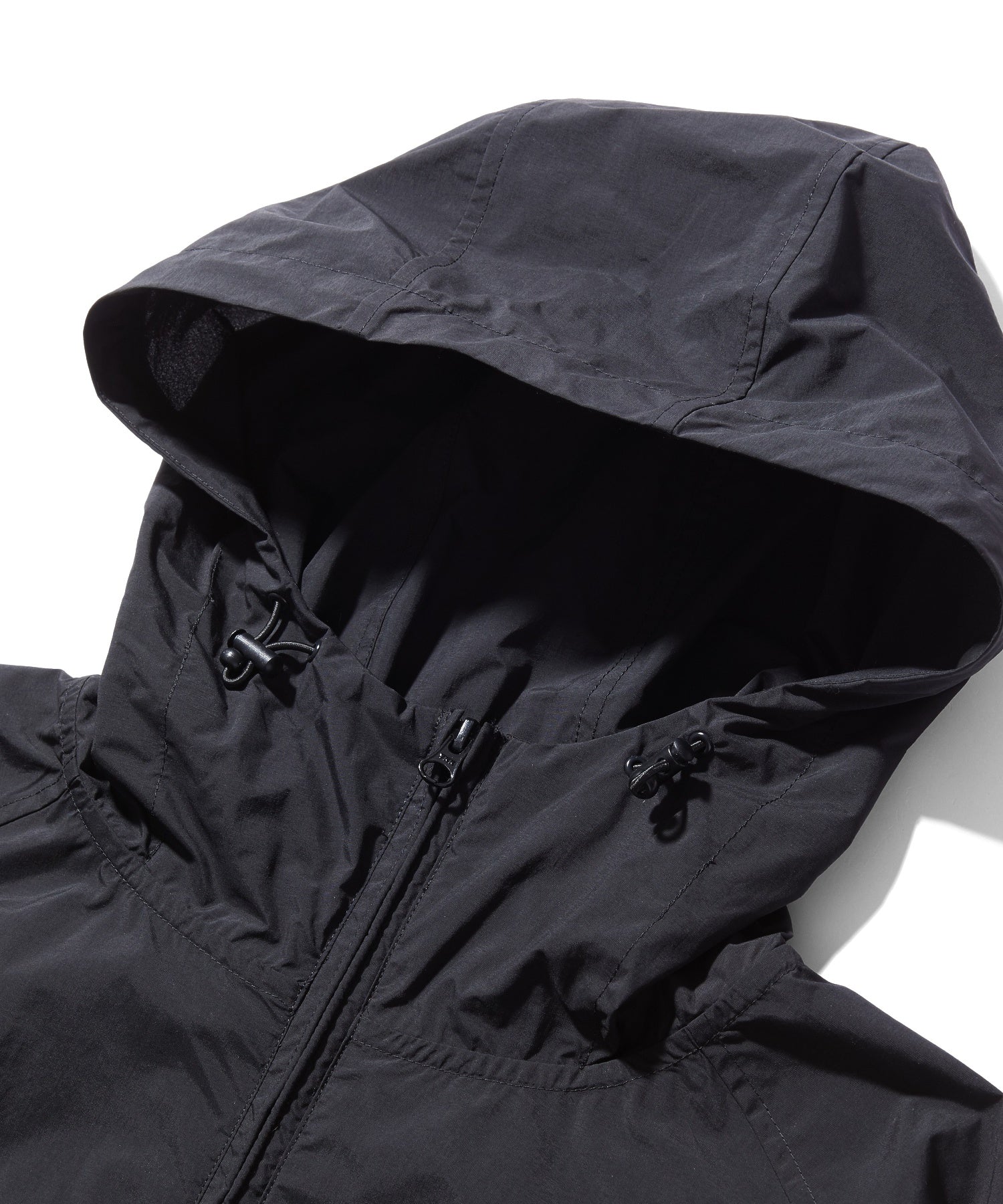 LIGHTWEIGHT HOODED JACKET