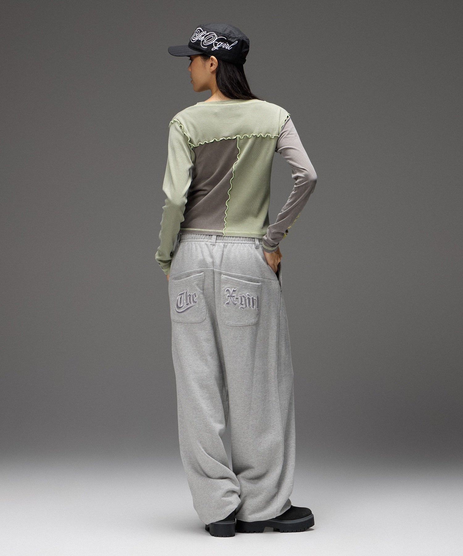 EMBROIDERED POCKET VOLUME SWEATPANTS