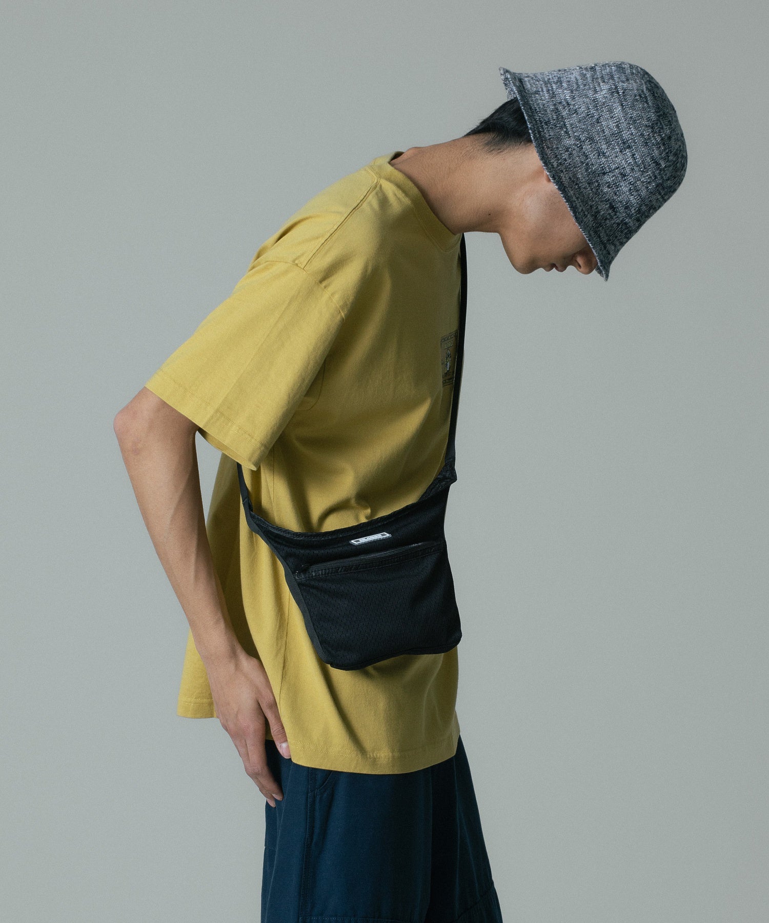 MODEL 身長183cm / 着用サイズ：ONE SIZE