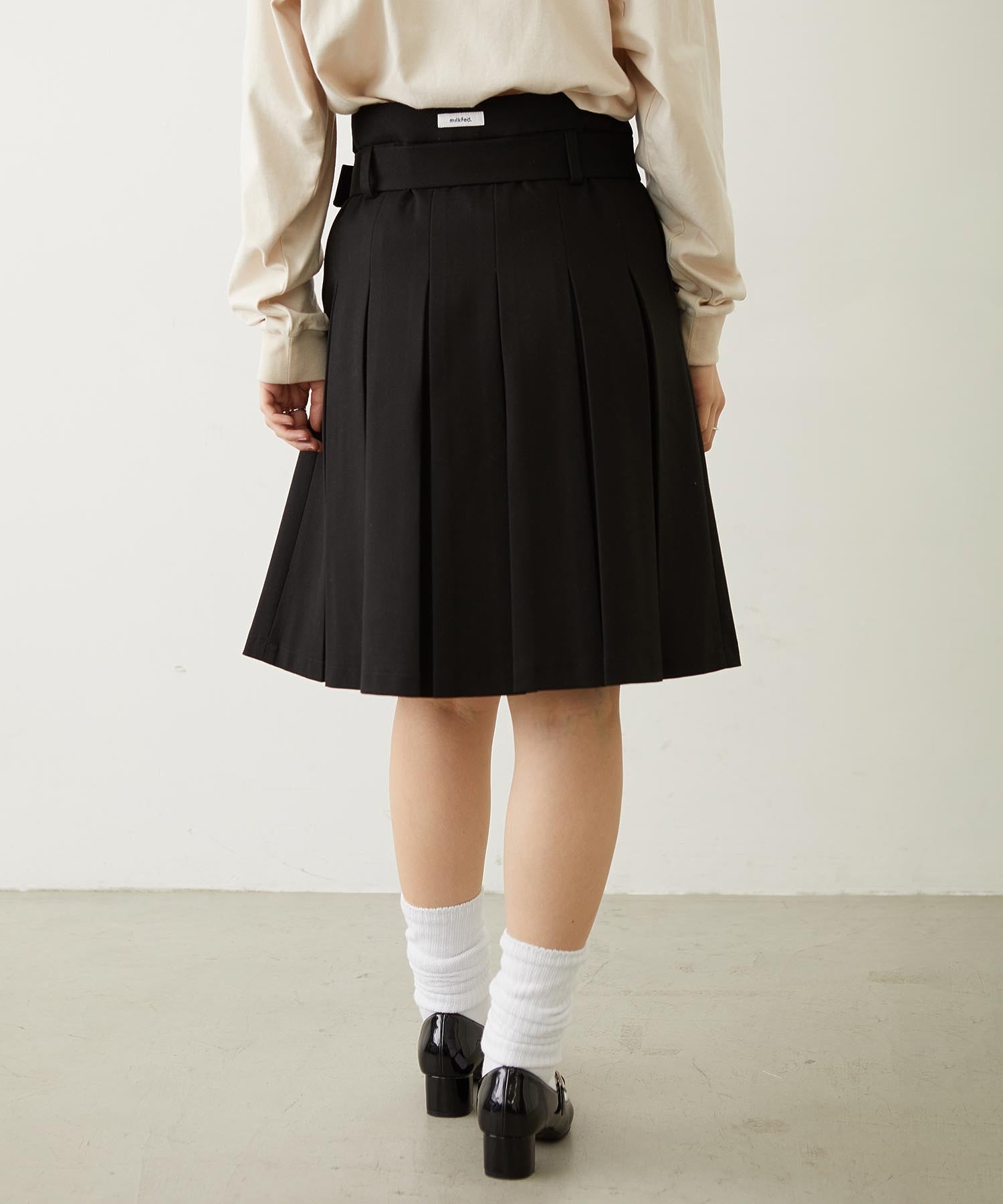 BELTED PLEATED SKIRT