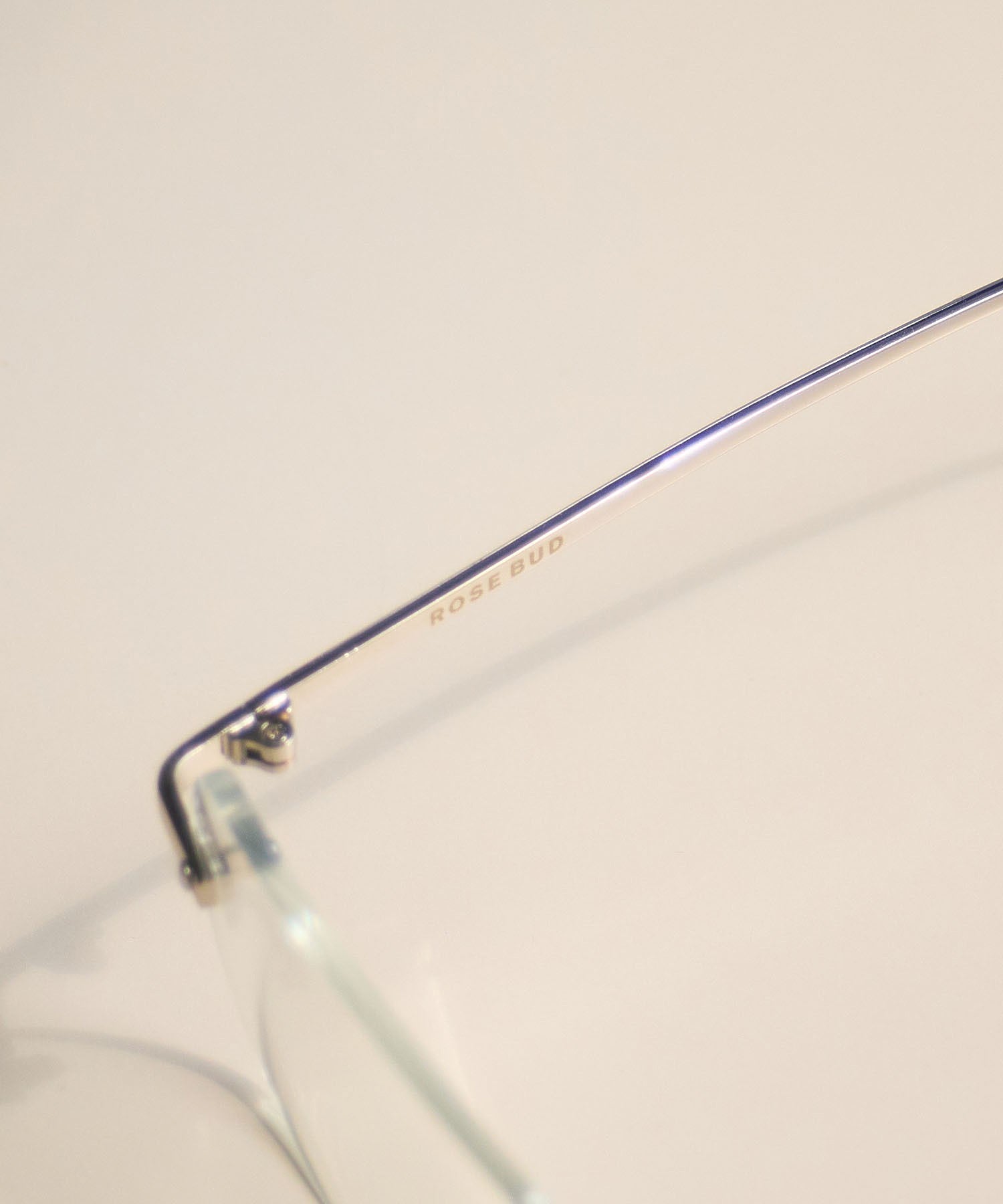 RIMLESS GLASSES