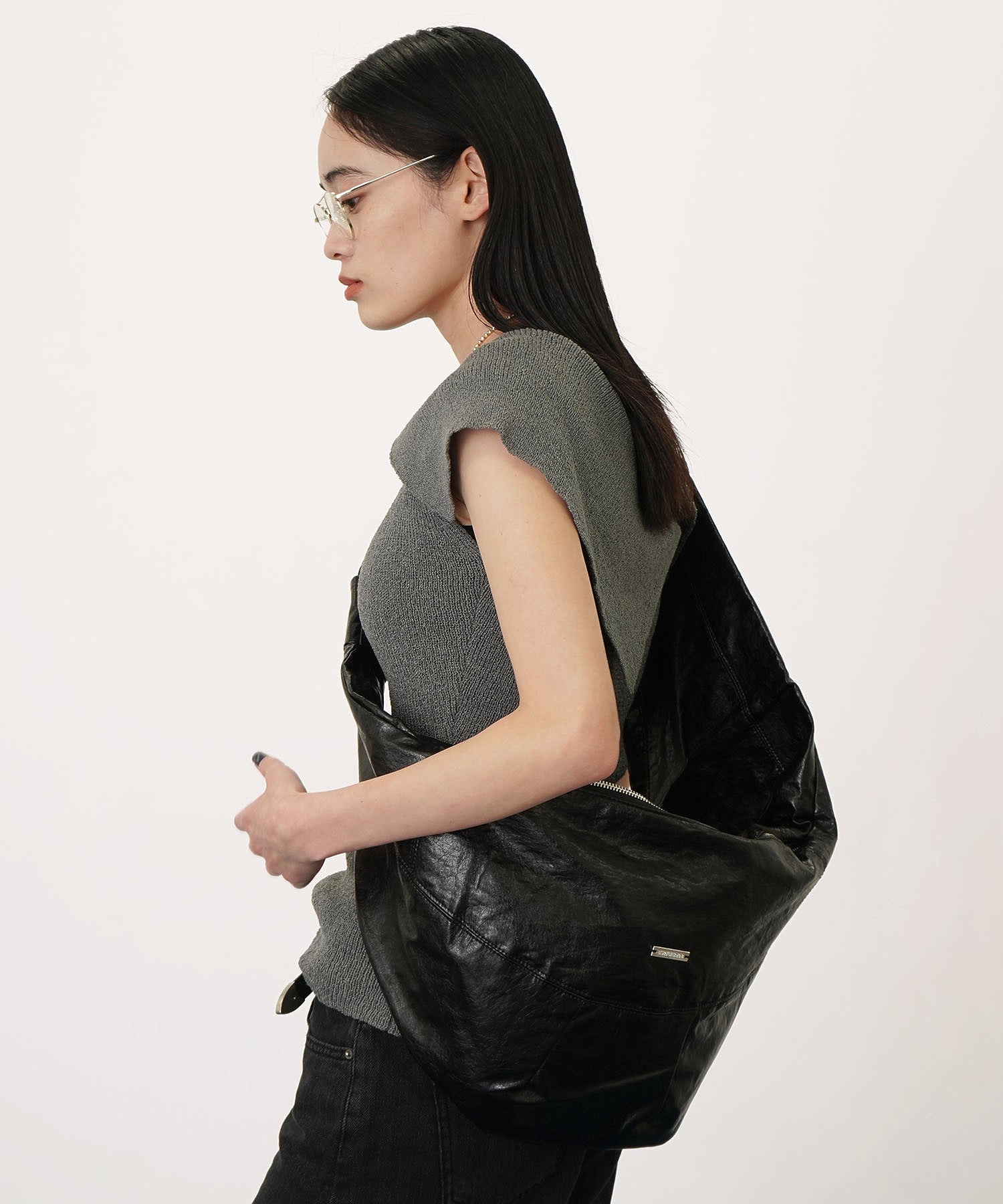 フェイクレザーボリュームショルダーバッグ