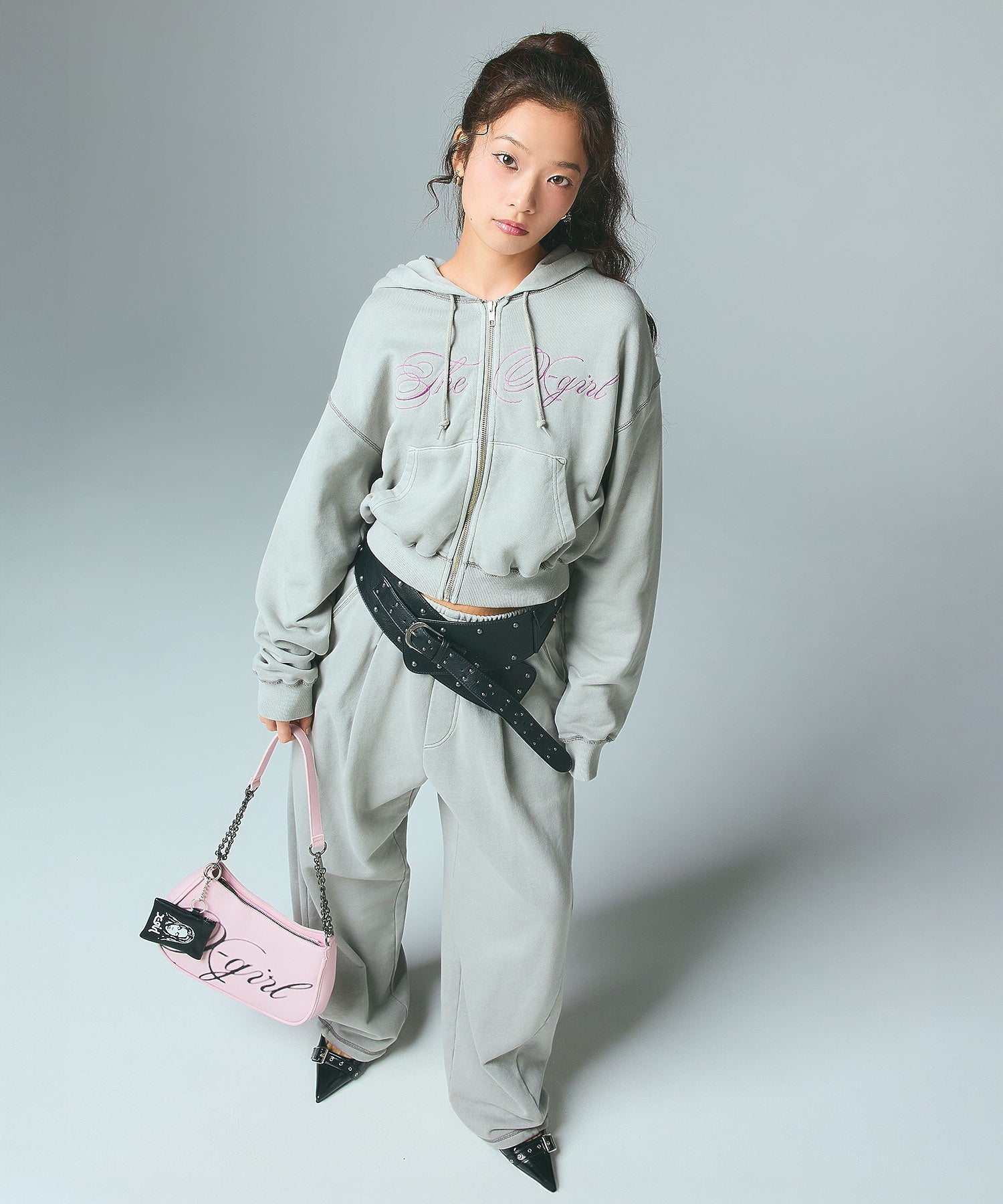 SPRAY SCRIPT LOGO SHOULDER BAG