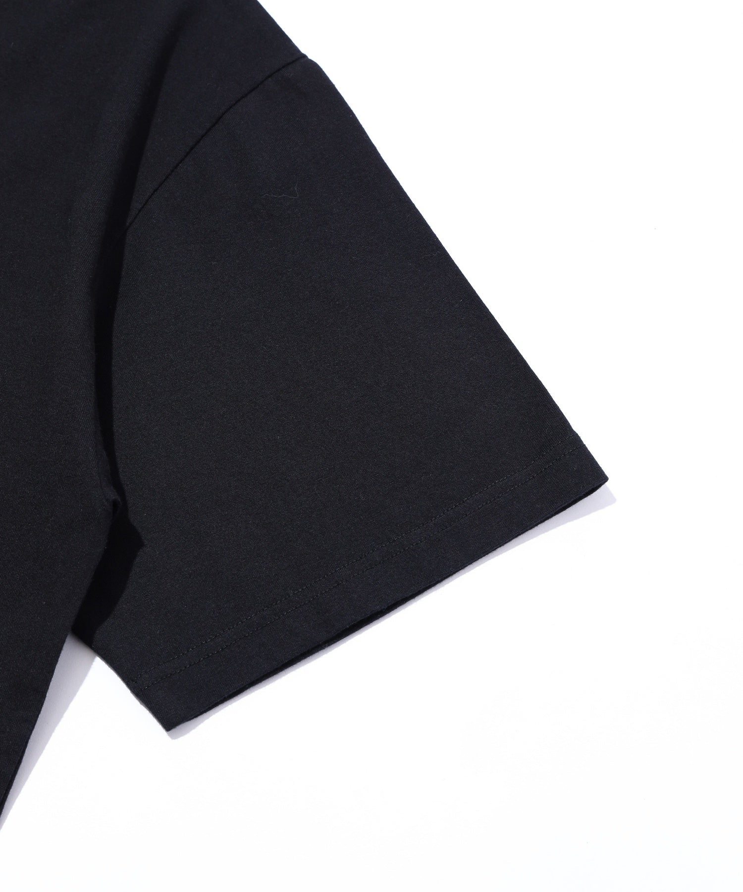 XLARGE x JAPAN WALLS 10TH ANNIVERSARY S/S TEE calif-ART