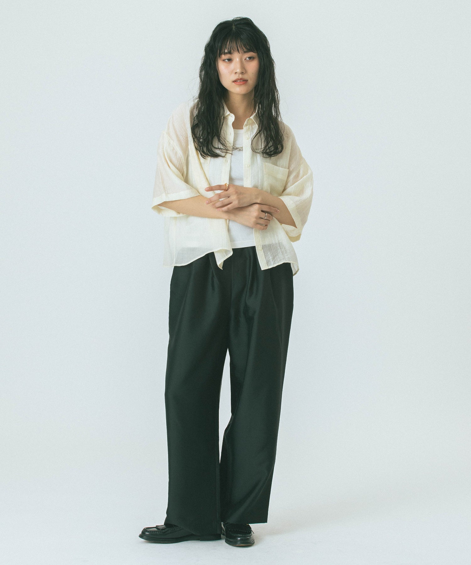【WEB・一部店舗限定】CROPPED SHIRT