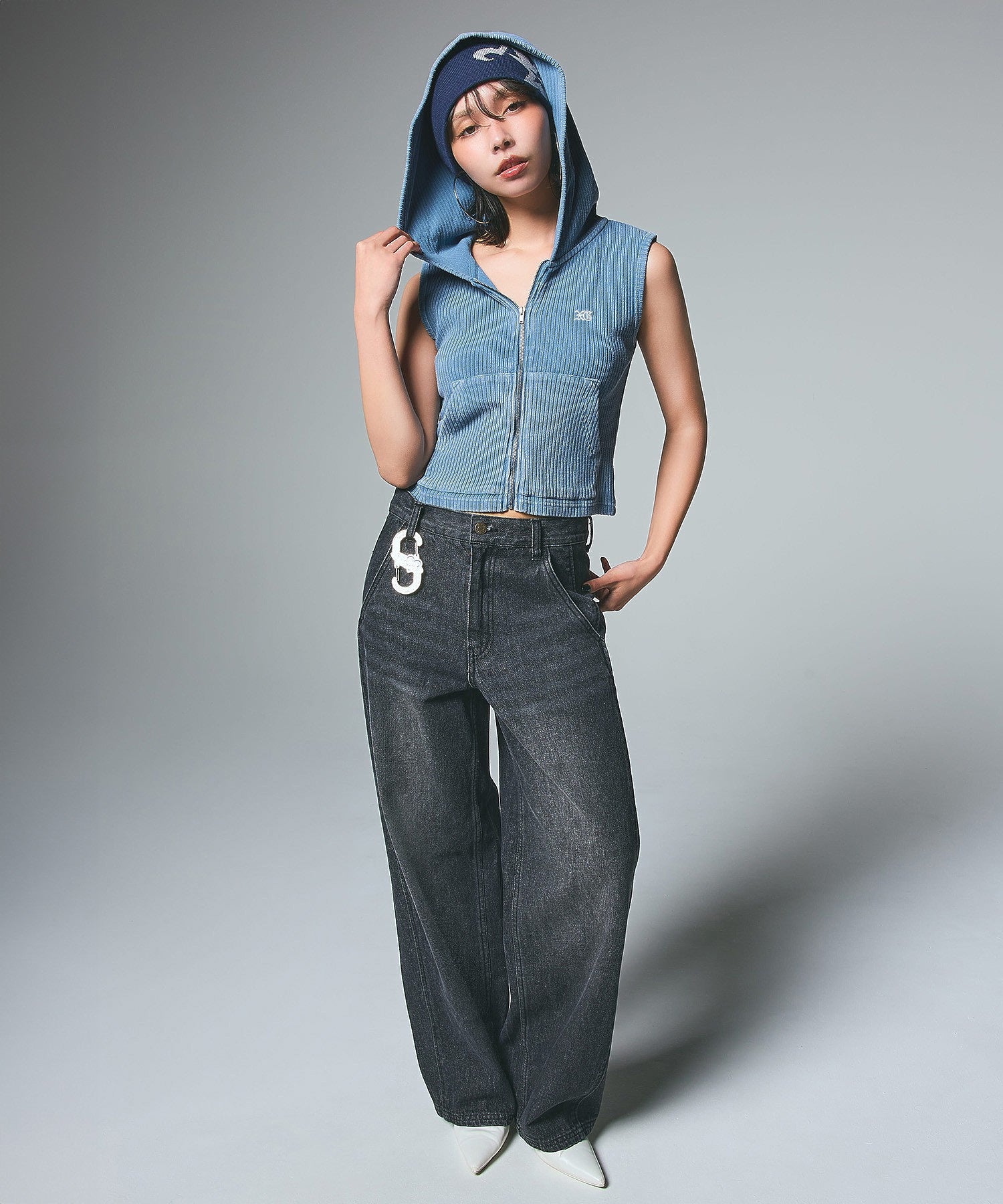 LOGO POCKET LOOSE DENIM PANTS