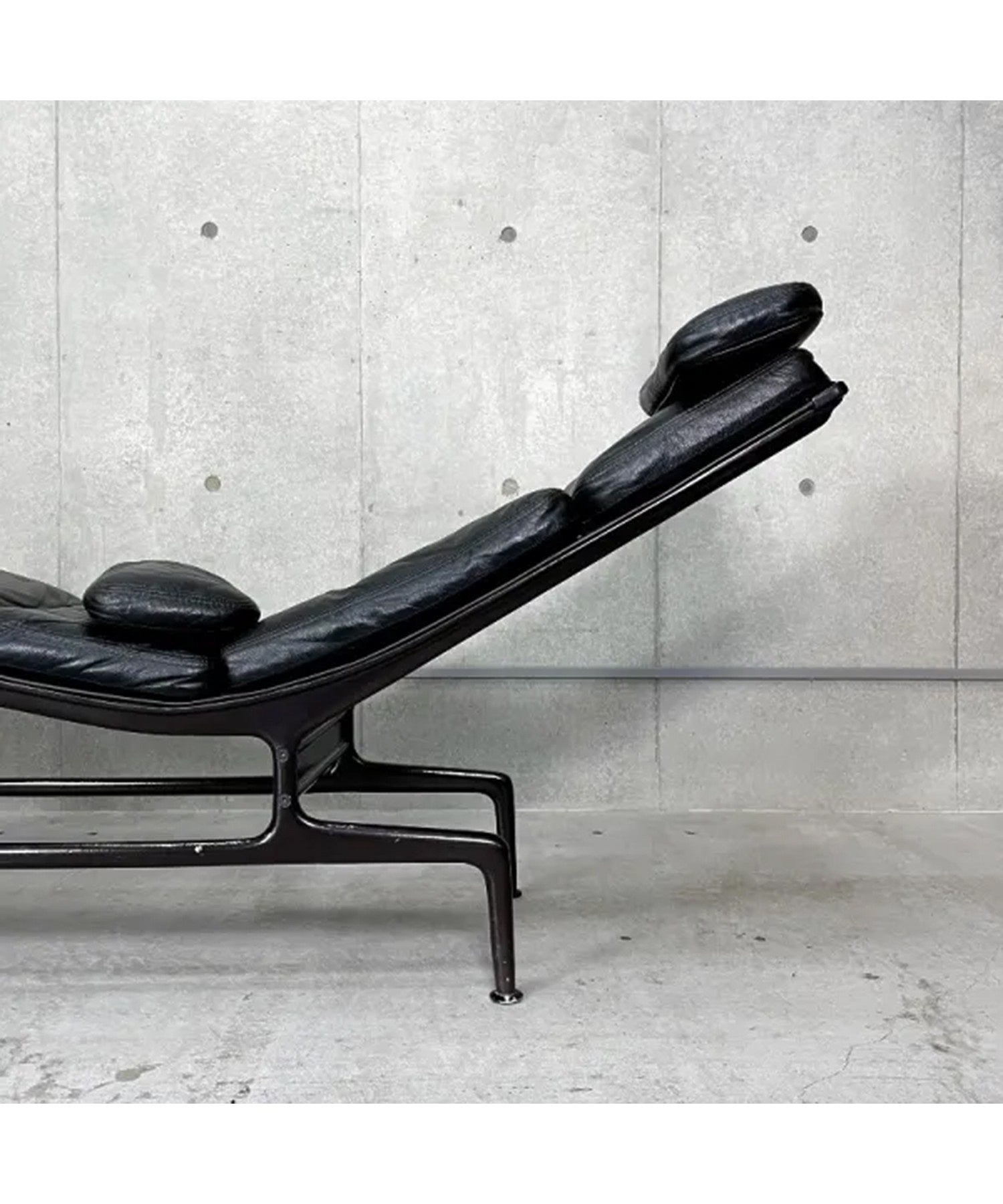 Eames Chaise