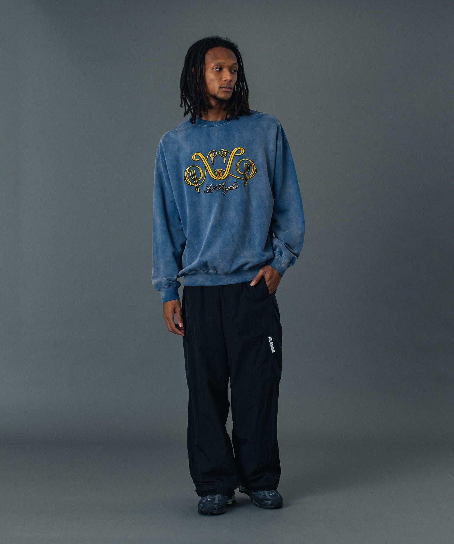 EMBROIDERED BLEACHED CREWNECK SWEATSHIRT