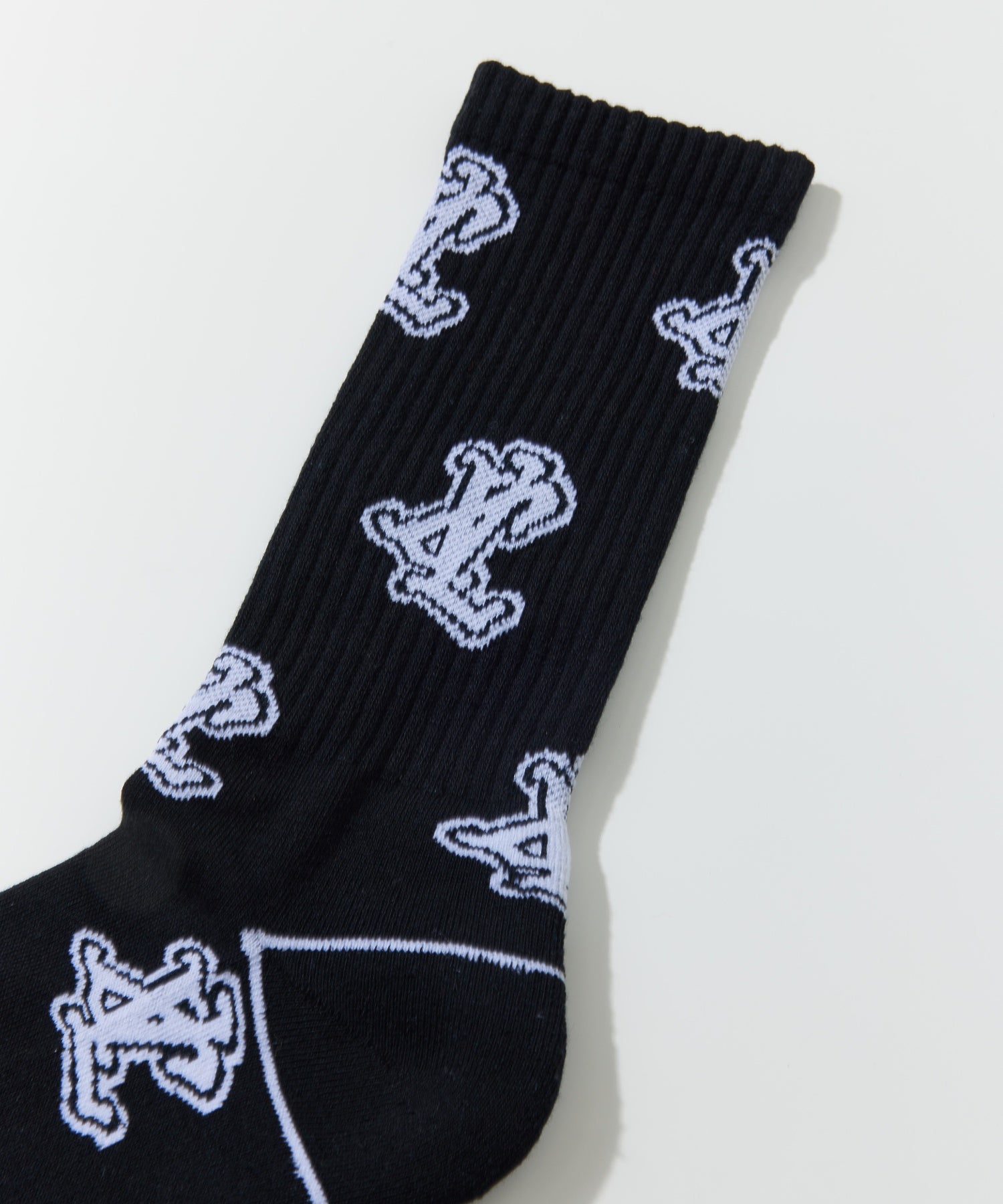 ALLOVER LOGO SOCKS