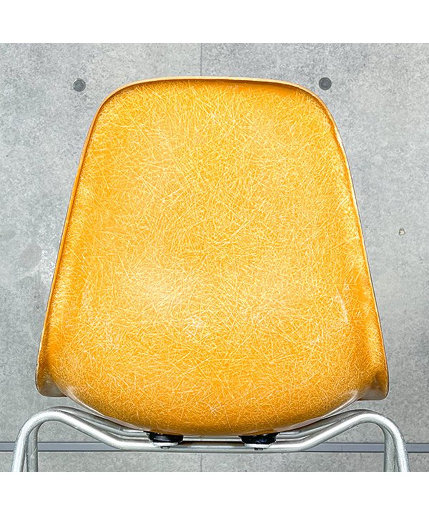 HermanMiller Side Shell / Ochre Dark