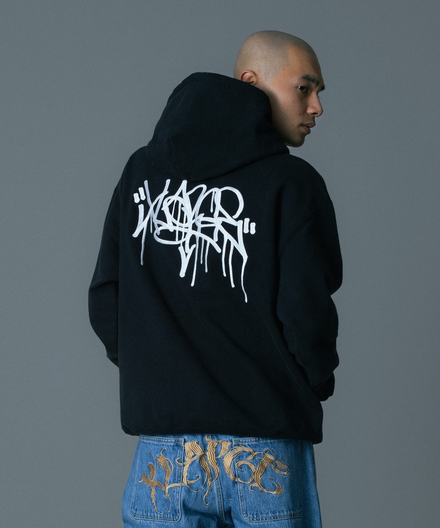 TAGGING PULLOVER HOODED SWEAT