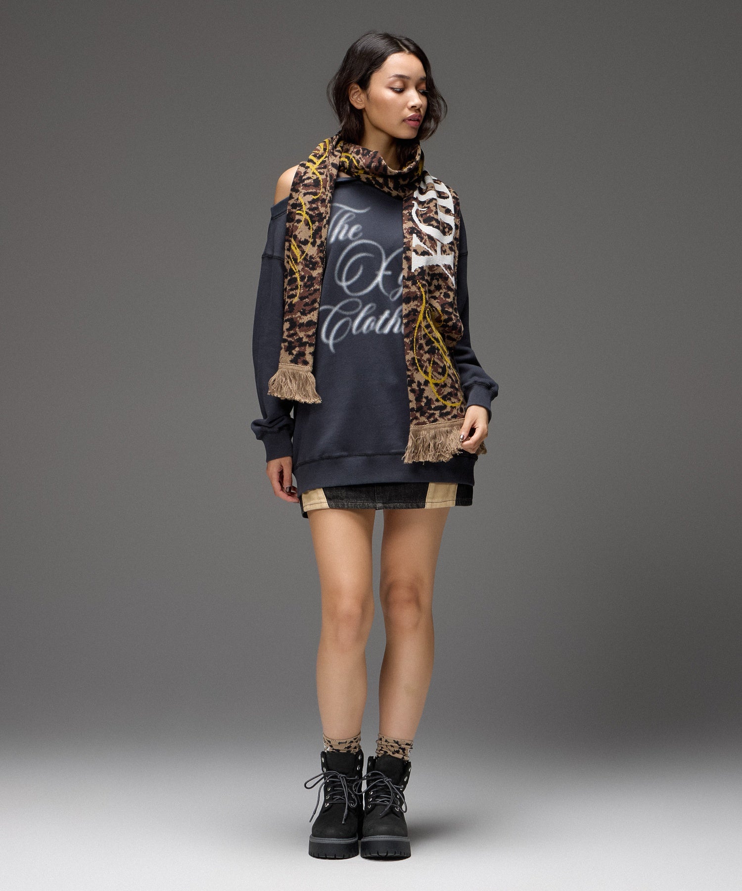 MIXED FONT LOGO KNIT SCARF