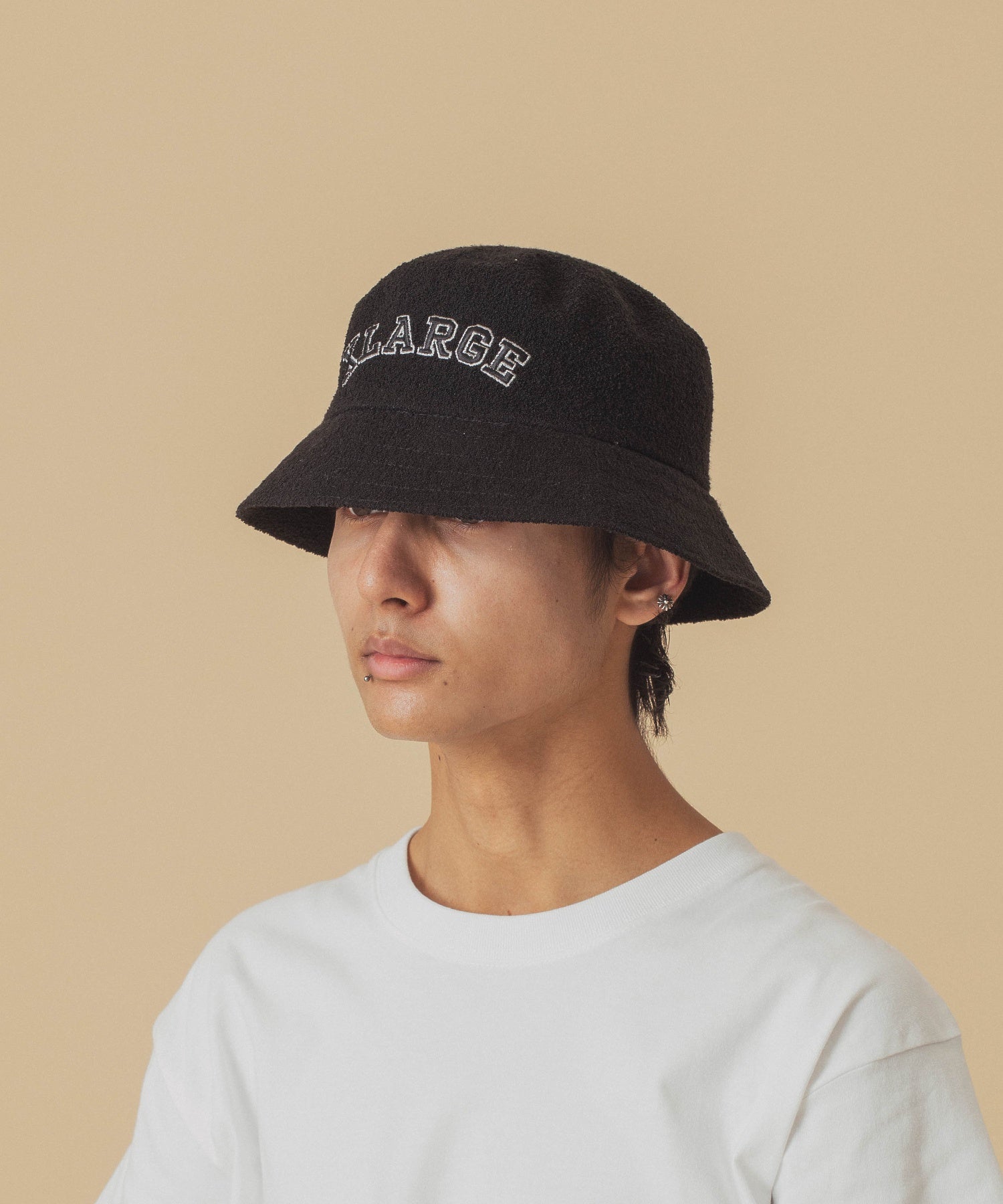 XLARGE×KANGOL BLACK BUCKET HAT