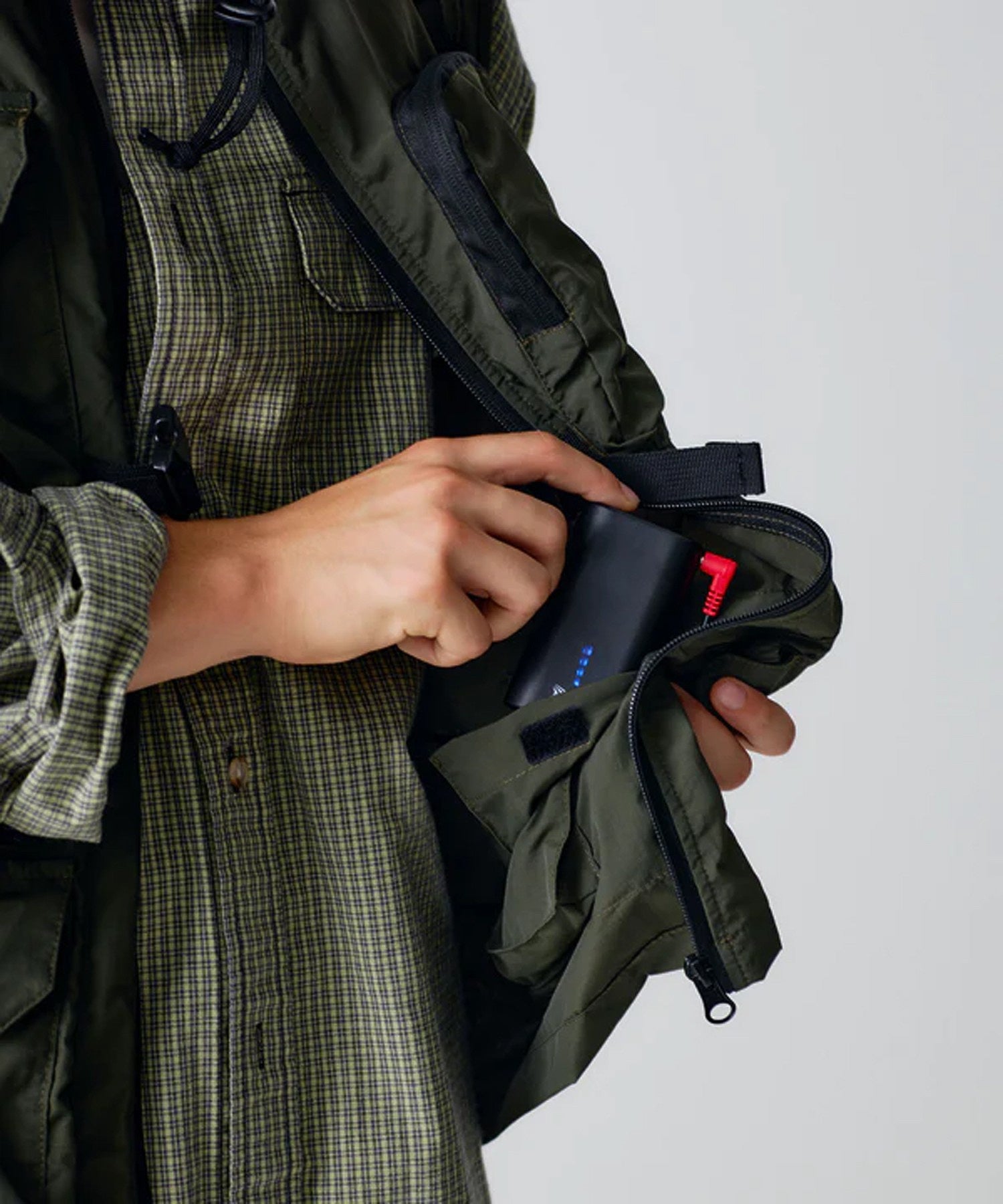 【KiU】AIR-CONDITIONED MULTIFUNCTIONAL VEST