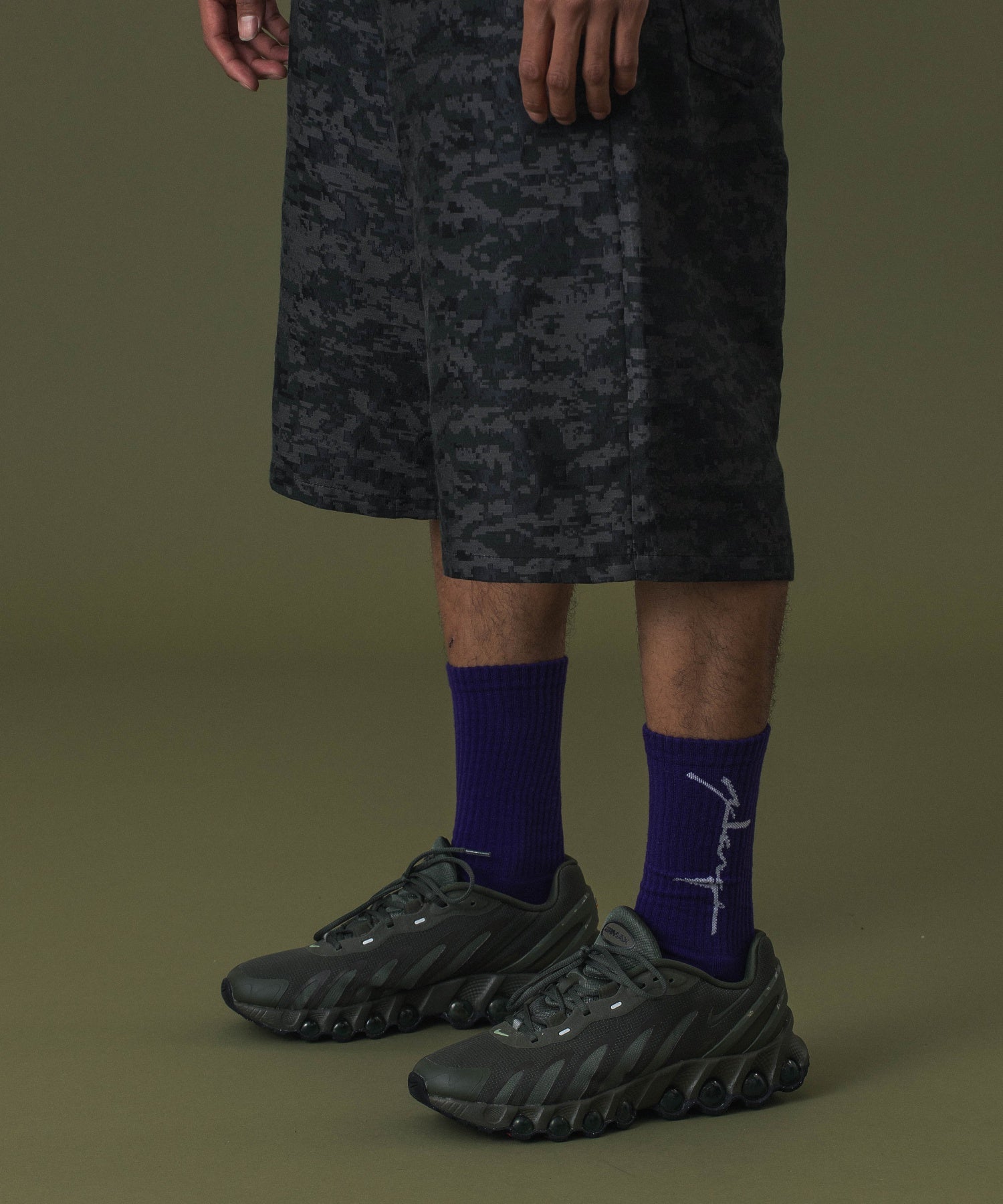 DISTORTION LOGO SOCKS