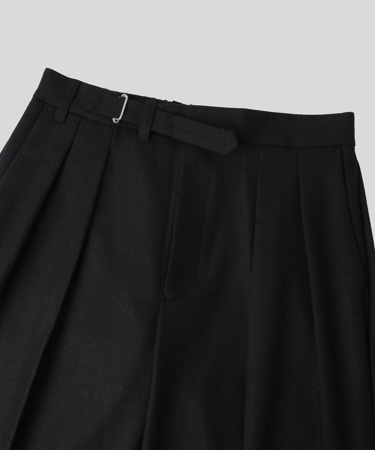 WHITE MOUNTAINEERING/ホワイトマウンテニアリング/2 TUCK TAPERED PANTS WM2673410