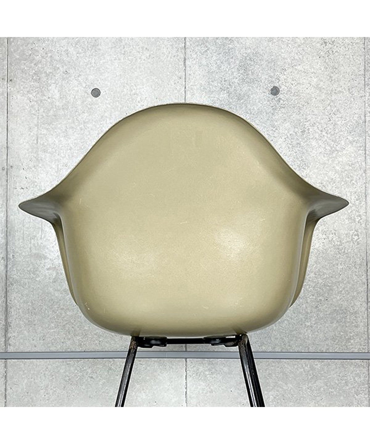 HermanMiller Arm Shell / Raw Umber