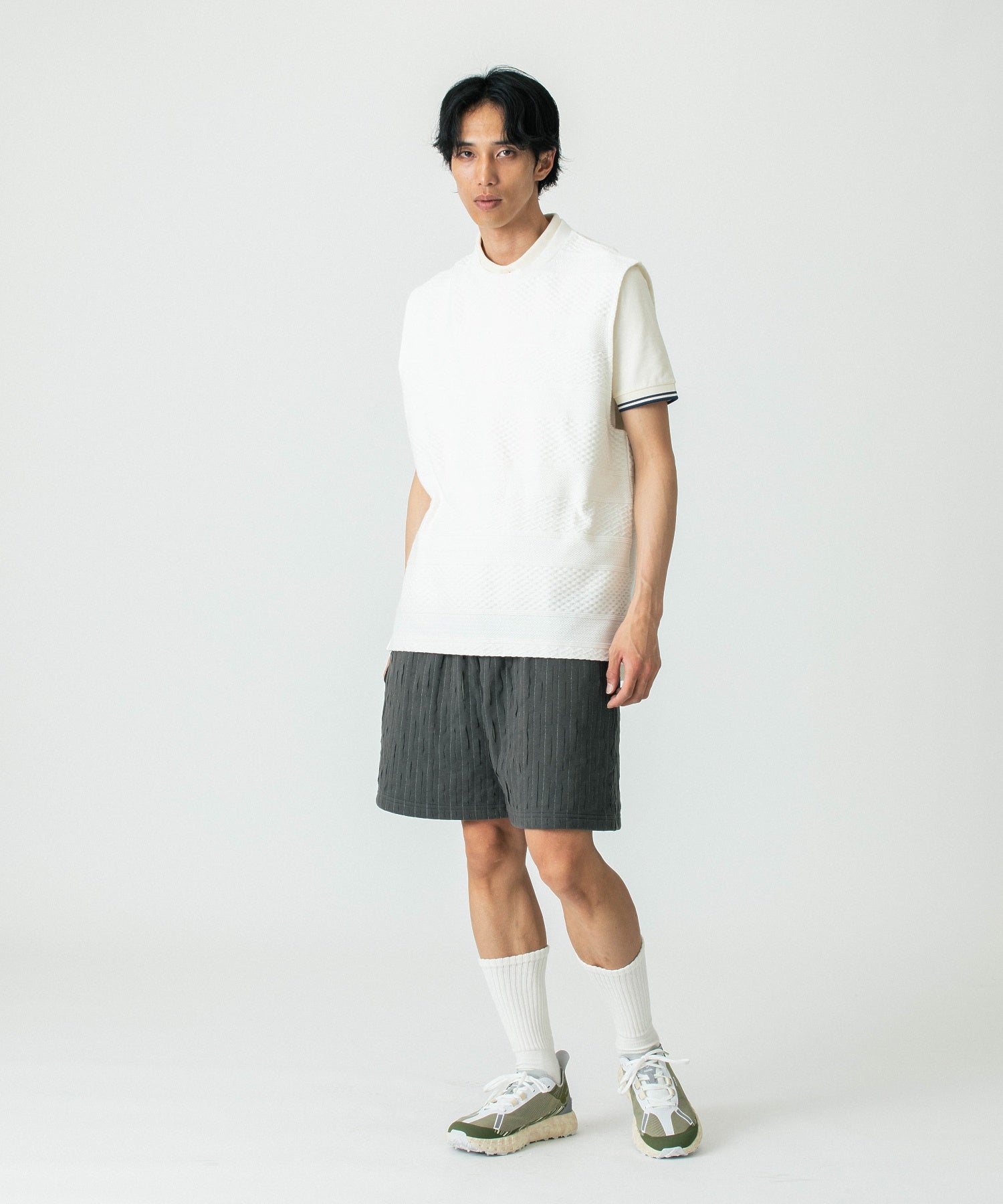 PAS UNE MARQUE DOUBLE-PANELLED DISTRESSED SHORT 504