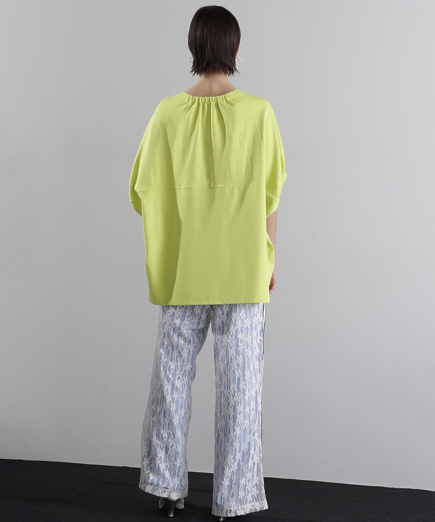 ボックスシルエットカットソー