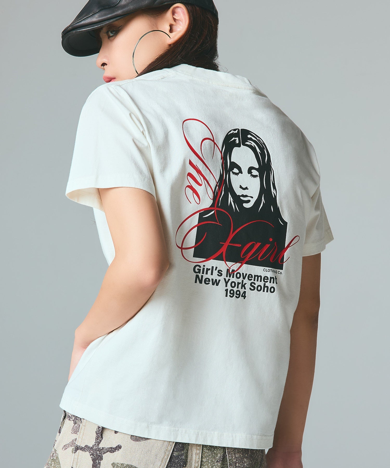 CURSIVE SCRIPT LOGO AND FACE S/S TEE