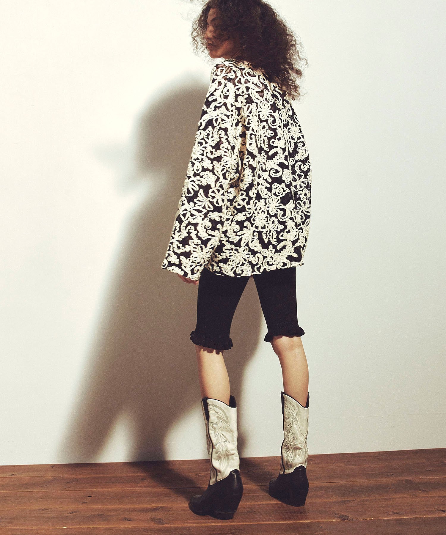 mag.by c/EMBROIDERY MESH SHIRT