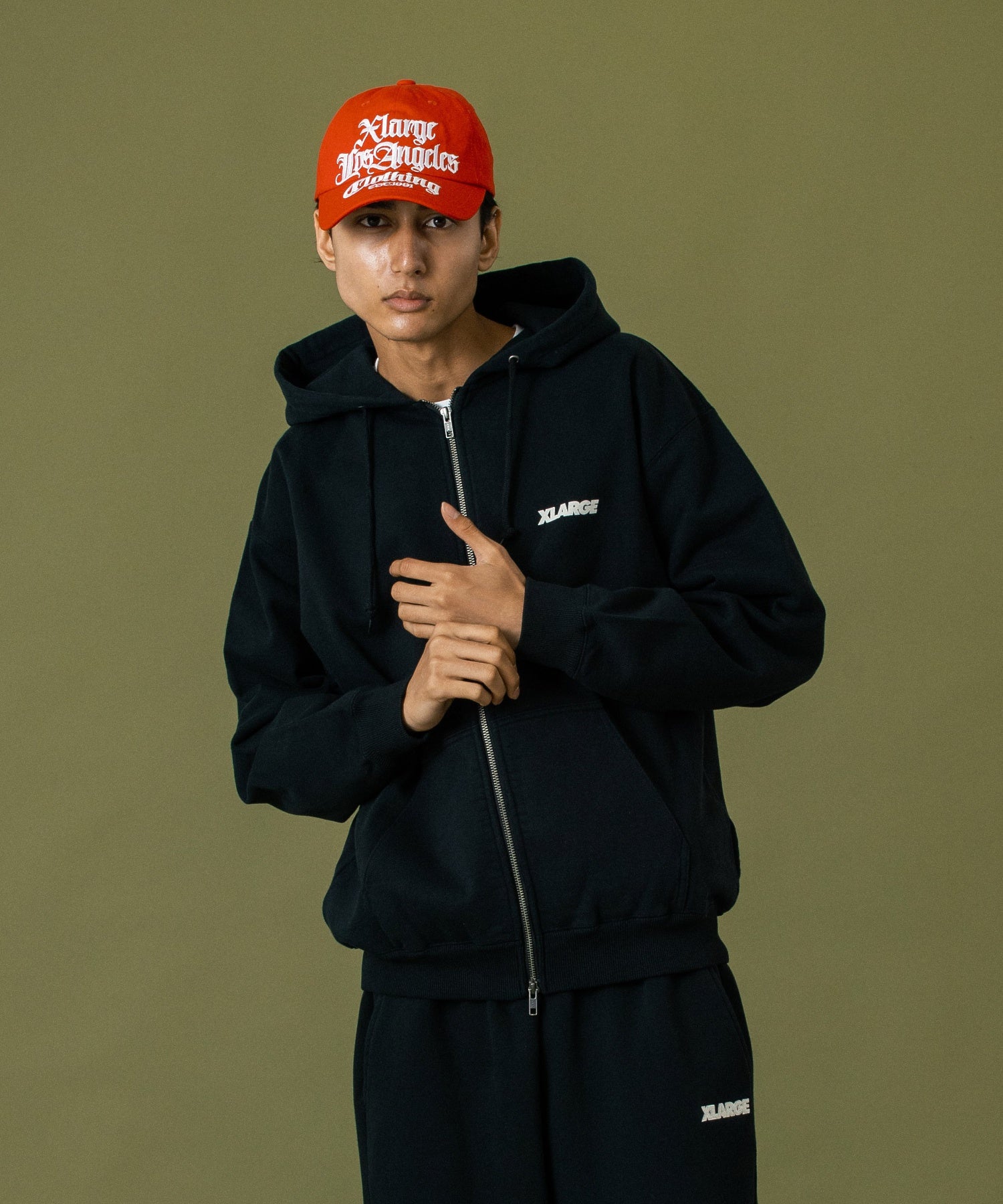 MODEL 身長183cm / 着用サイズ：Mサイズ